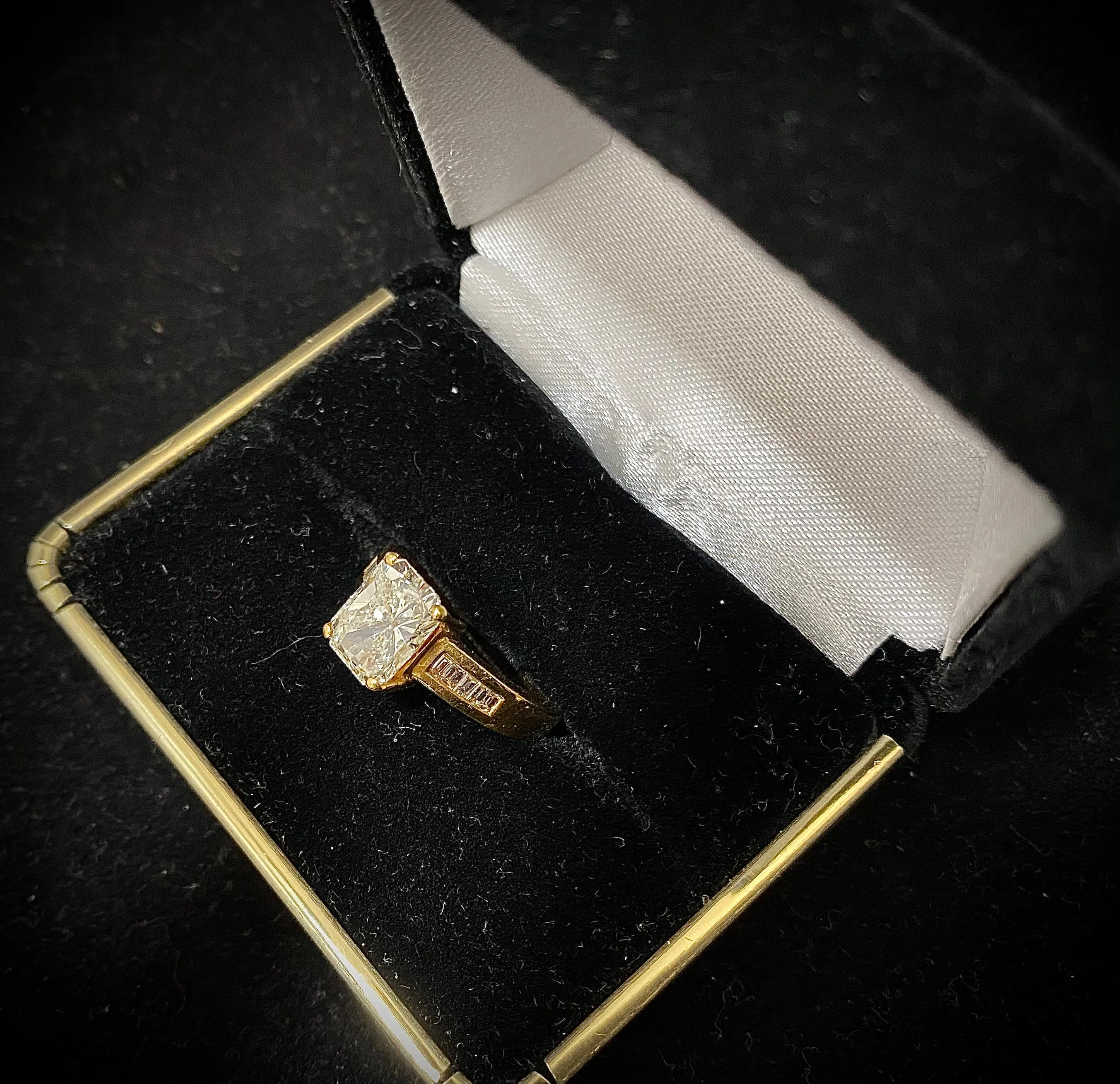 18K Yellow Gold Engagement Ring with Radiant-cut Diamonds & Accent Stones - $60K Appraisal Value w/CoA}