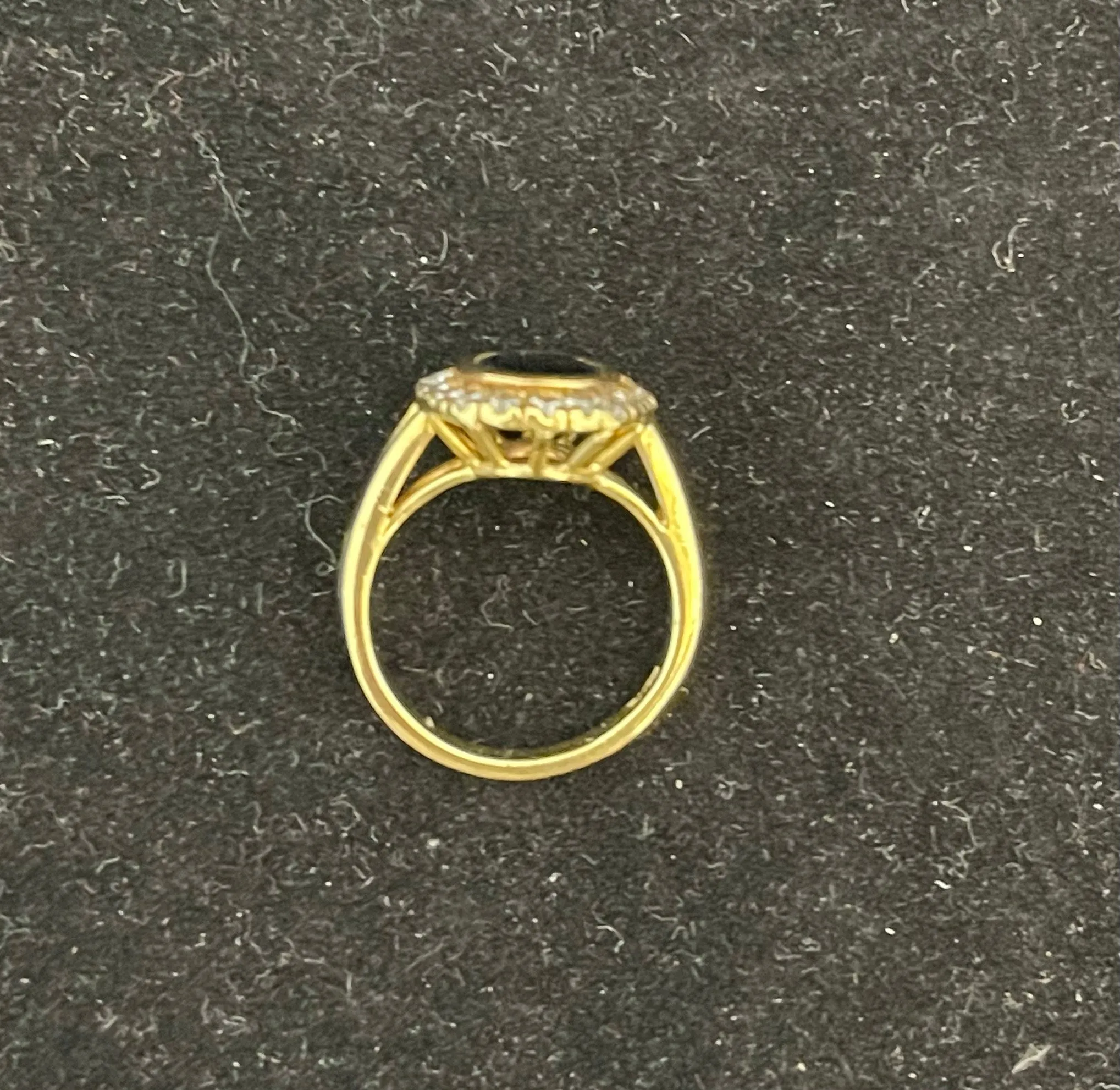 1920 Beautiful Designer Sapphire & Diamond Ring in 18K Yellow Gold - $30K APR Value w/CoA}