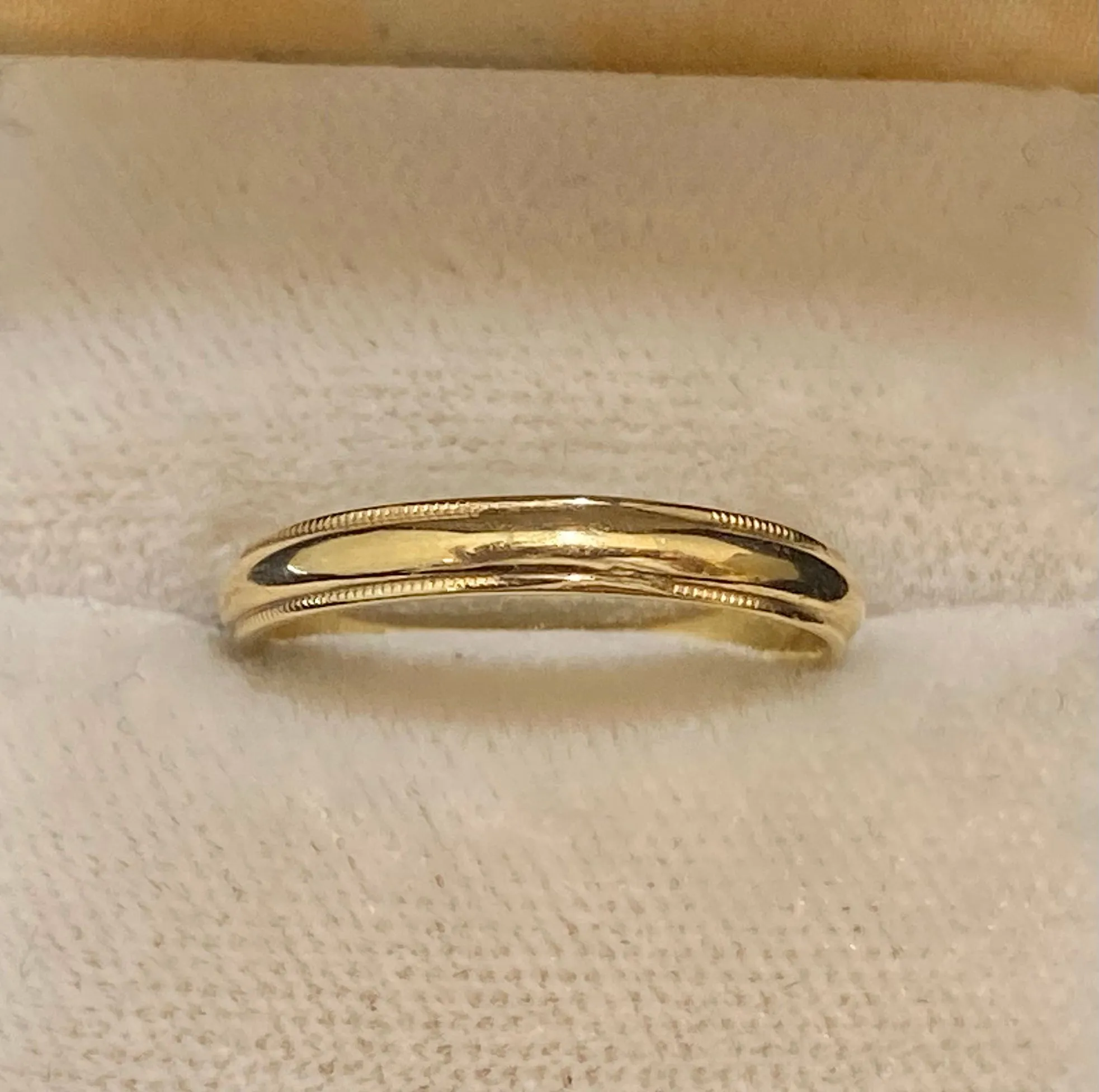 1940's Antique Designer Solid Yellow Gold Milgrain Wedding Band - $1.5K Appraisal Value w/CoA}
