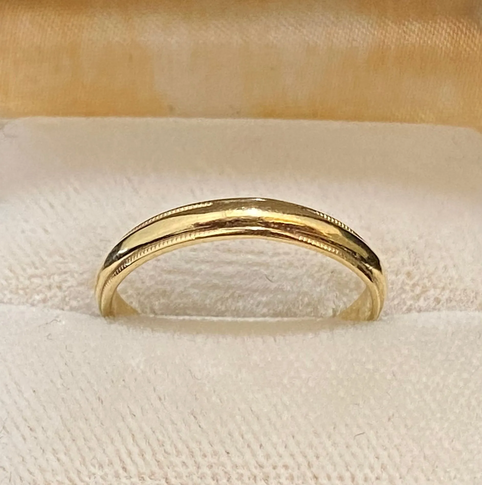 1940's Antique Designer Solid Yellow Gold Milgrain Wedding Band - $1.5K Appraisal Value w/CoA}
