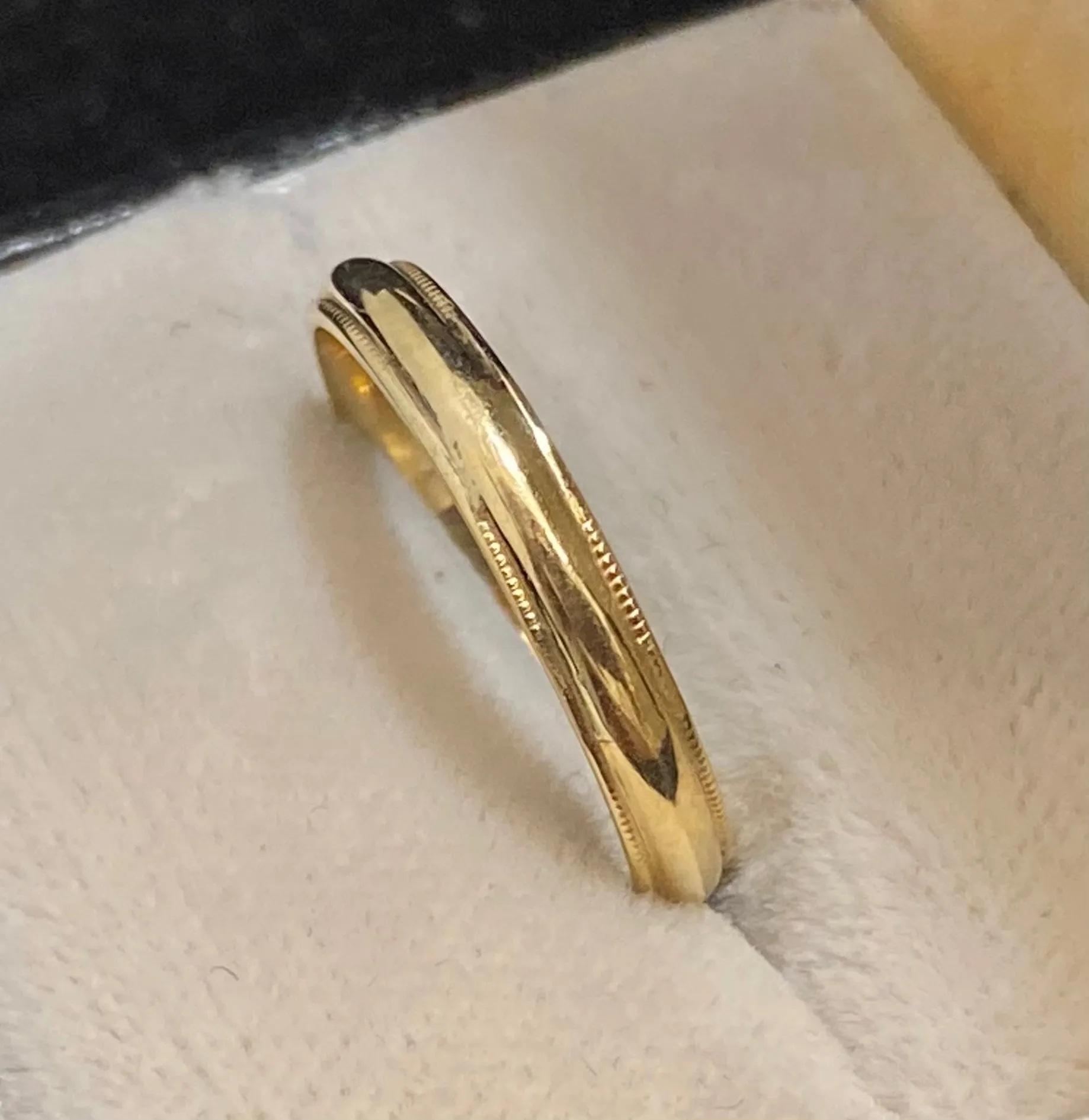 1940's Antique Designer Solid Yellow Gold Milgrain Wedding Band - $1.5K Appraisal Value w/CoA}