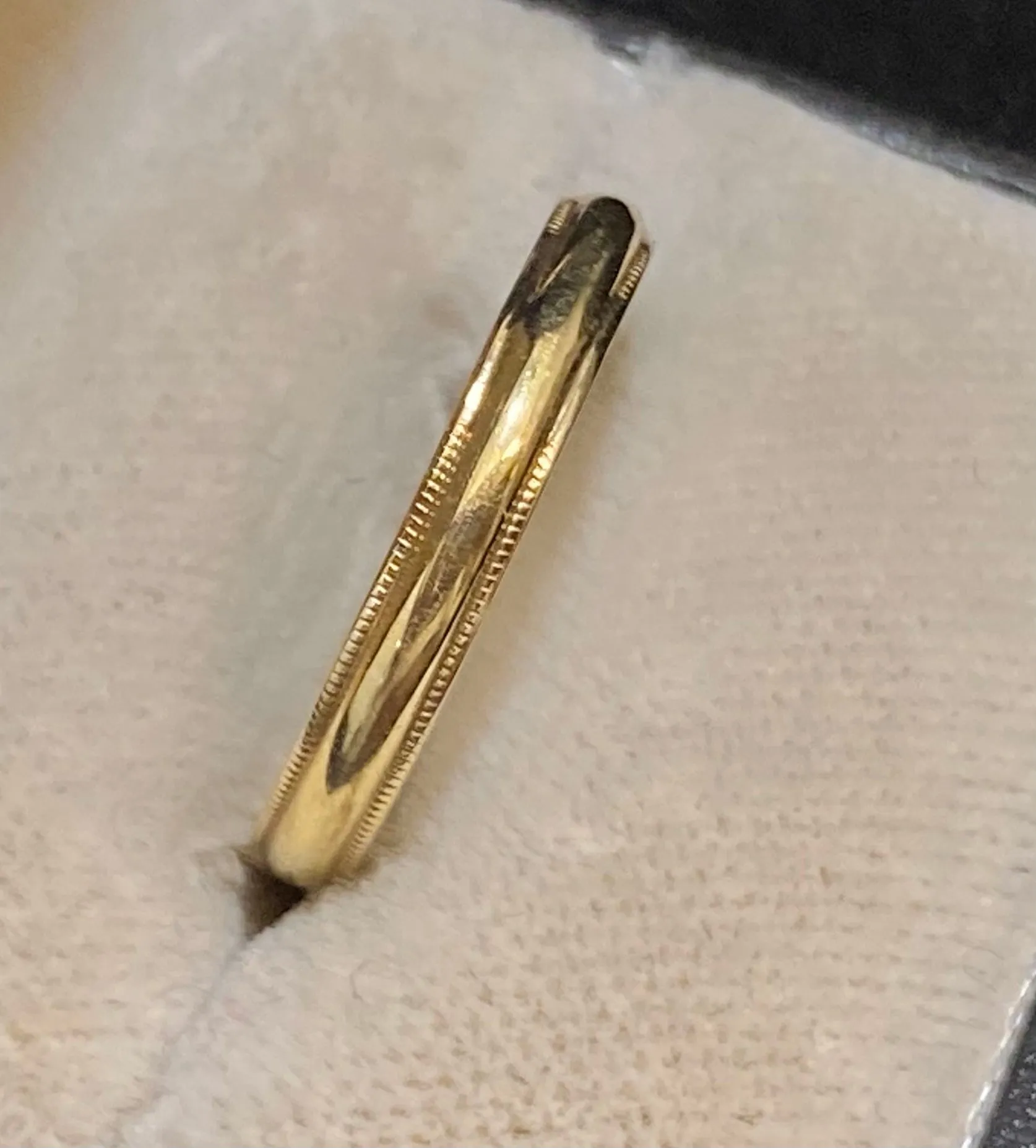 1940's Antique Designer Solid Yellow Gold Milgrain Wedding Band - $1.5K Appraisal Value w/CoA}