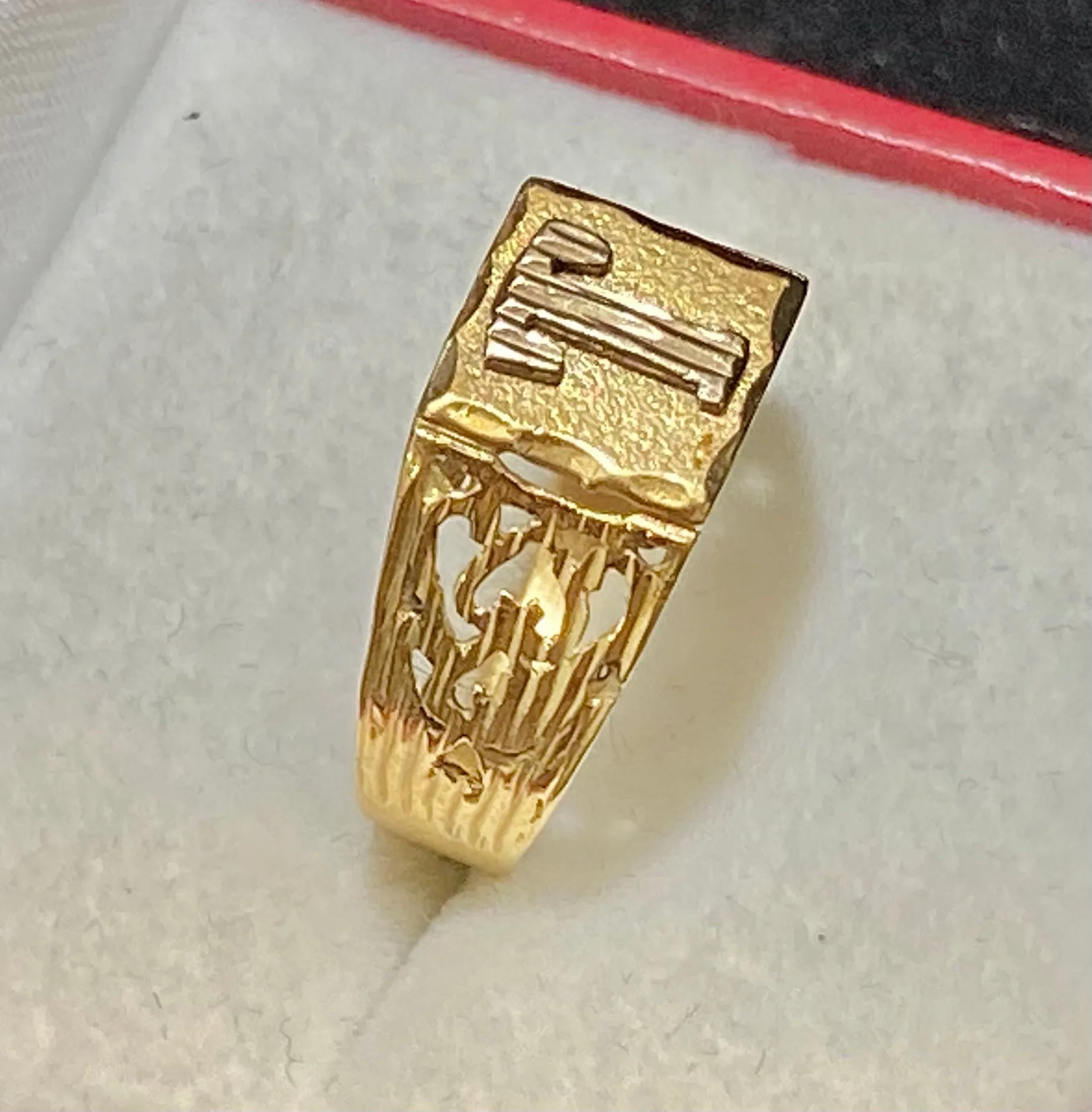 1940’s Antique Solid Yellow Gold "T" Initial Ring $2K Appraisal Value w/CoA}