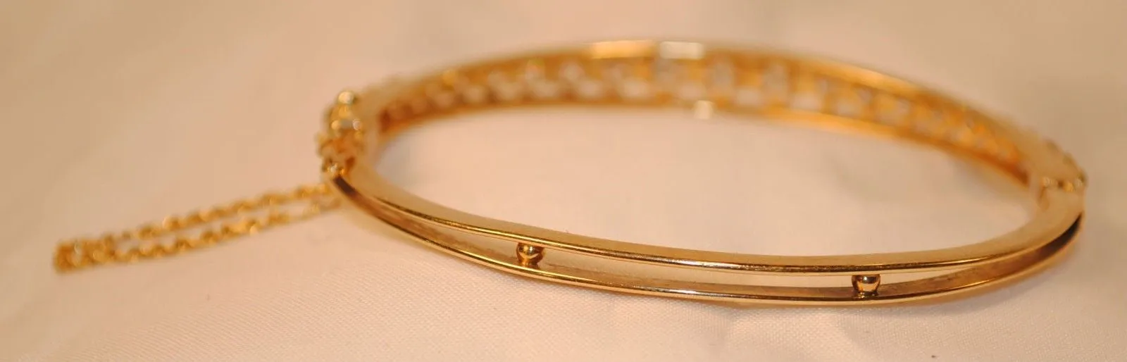 1950s Vintage 2.5 Carat Diamond Hinged Bangle Bracelet in 14K Gold - $25K VALUE
