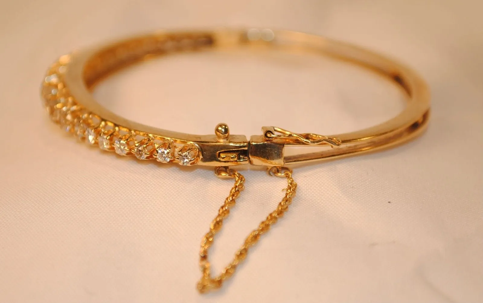 1950s Vintage 2.5 Carat Diamond Hinged Bangle Bracelet in 14K Gold - $25K VALUE