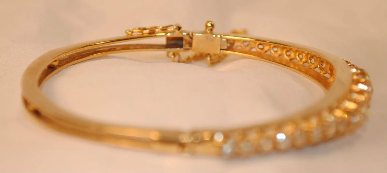 1950s Vintage 2.5 Carat Diamond Hinged Bangle Bracelet in 14K Gold - $25K VALUE