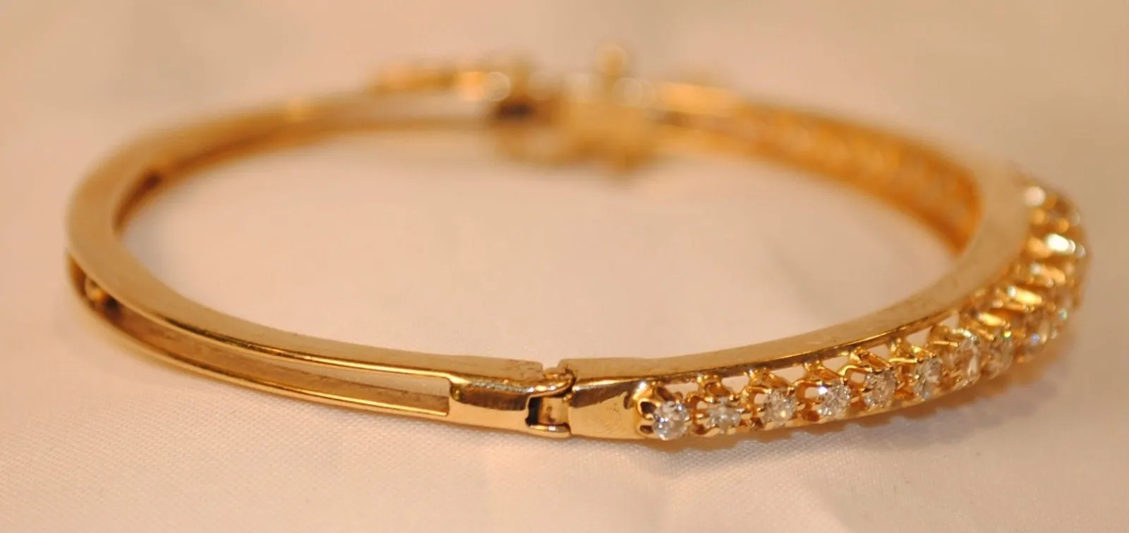 1950s Vintage 2.5 Carat Diamond Hinged Bangle Bracelet in 14K Gold - $25K VALUE