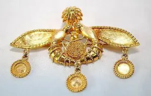 1960s Greek Bumblebee Medallion Brooch in 18K Yellow Gold - $6K VALUE