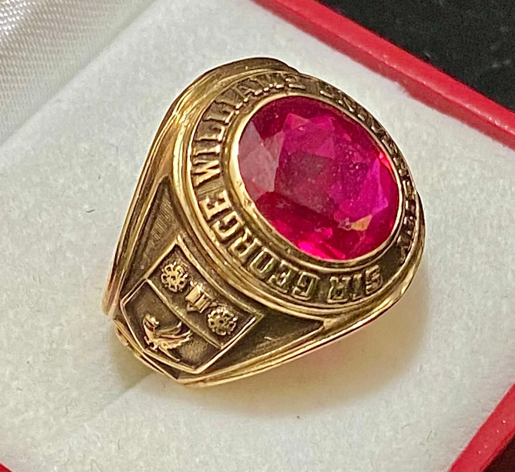 1968 Sir George Williams University Class Ring in Solid Yellow Gold - $6K Appraisal Value w/CoA}
