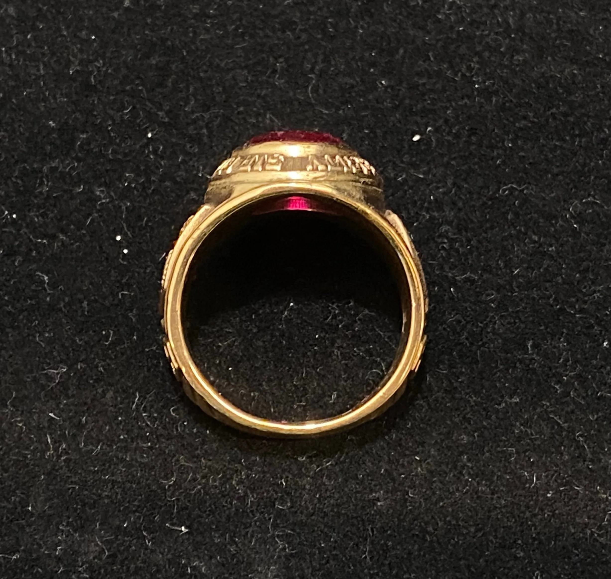 1968 Sir George Williams University Class Ring in Solid Yellow Gold - $6K Appraisal Value w/CoA}