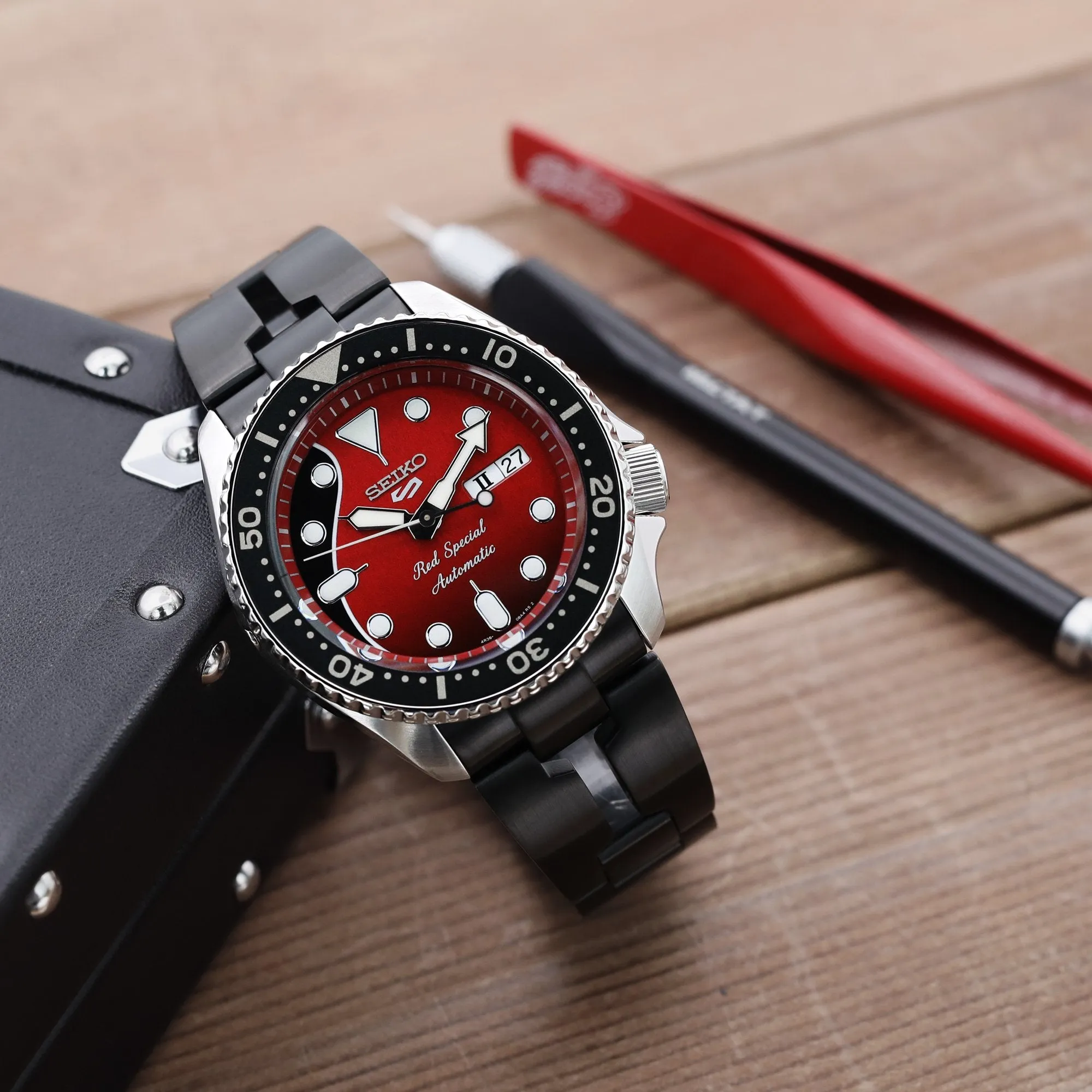 22mm Retro Shaver Blade Watch Band for Seiko 5 Sports 42.5mm SRPD79 SBSA025, Stainless Steel - PVD Black Coating, V Diver Clasp