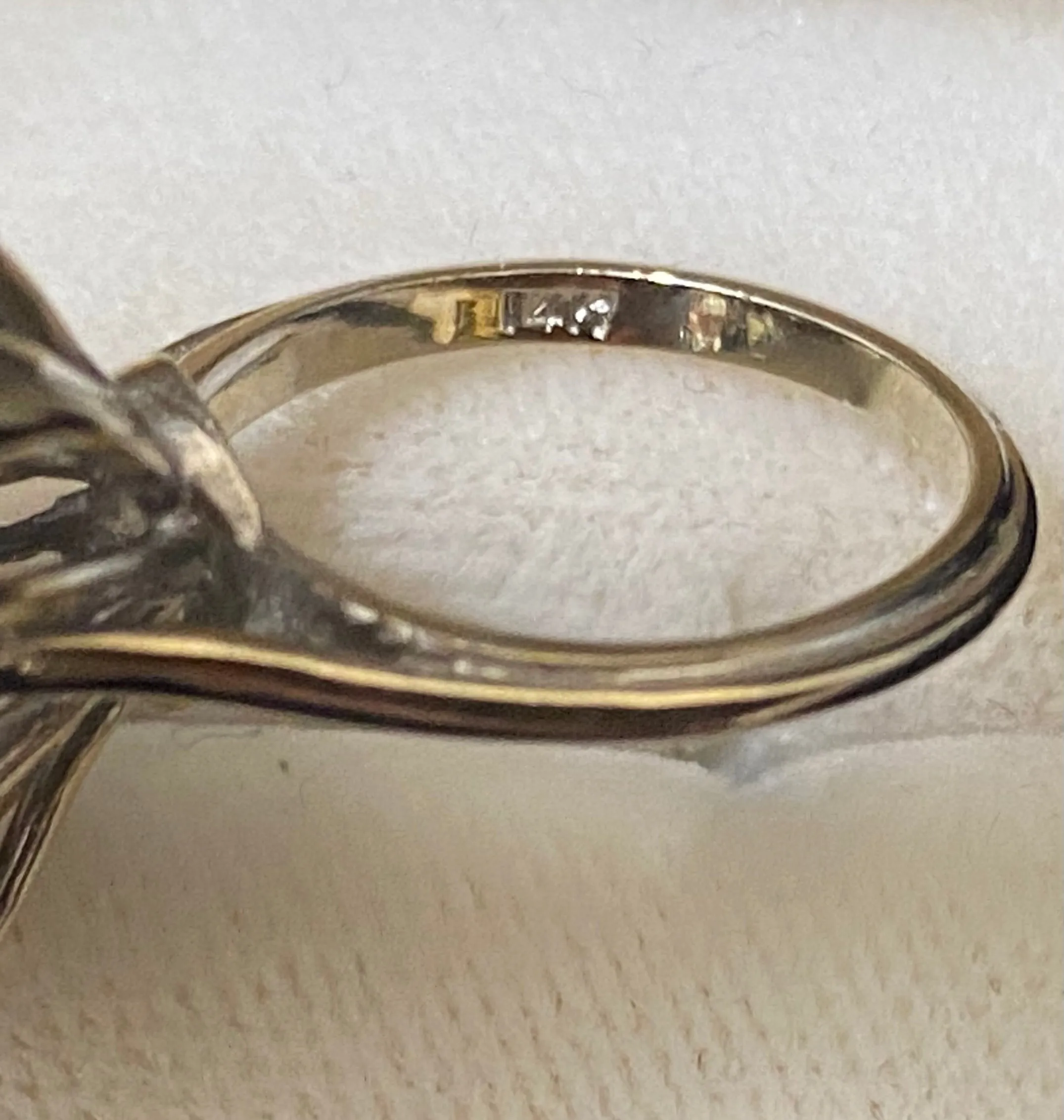 4.00 CT  White and Champagne Brown Diamonds White Gold Ring- $65K APR w/ CoA!!!!