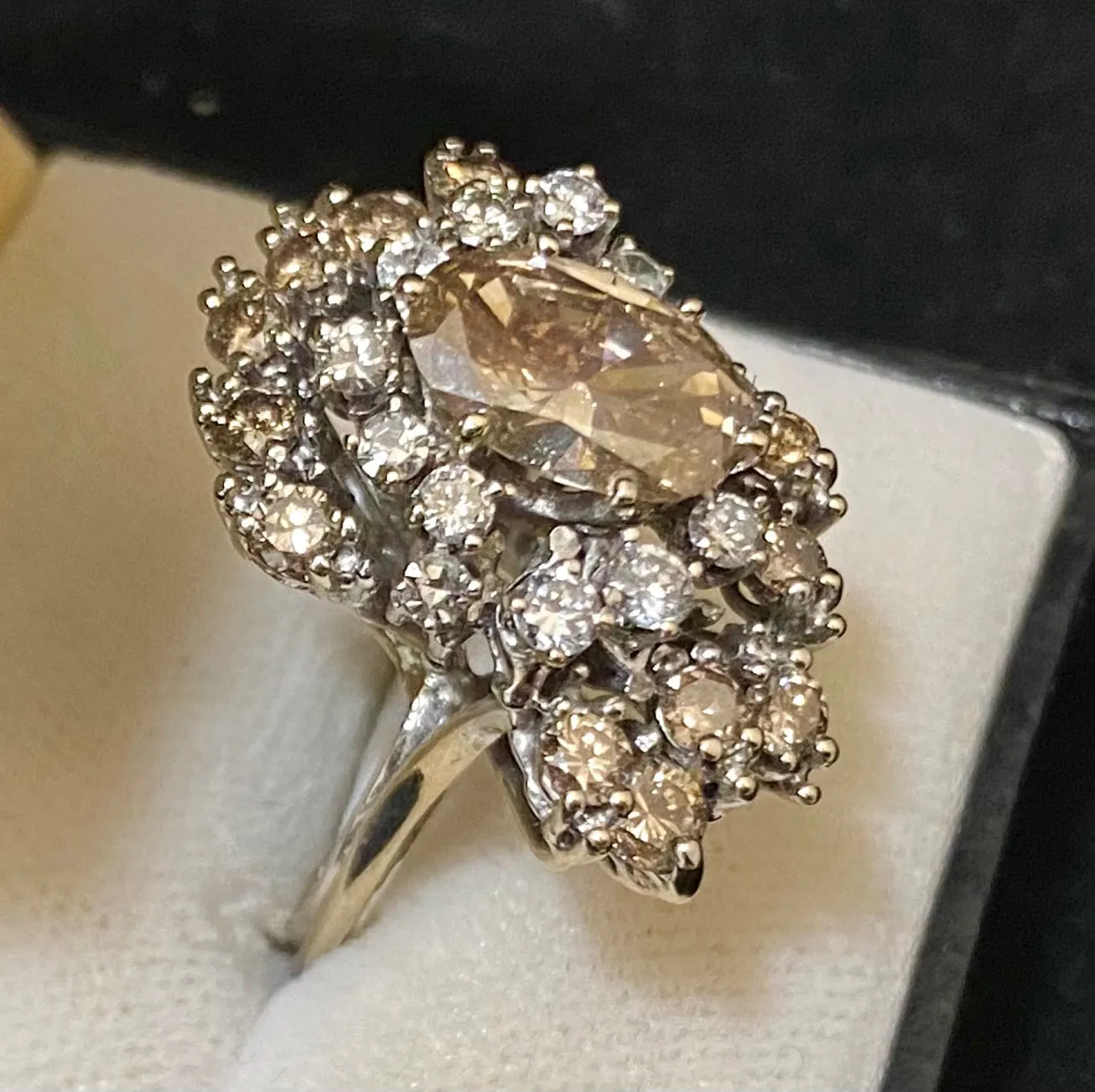 4.00 CT  White and Champagne Brown Diamonds White Gold Ring- $65K APR w/ CoA!!!!