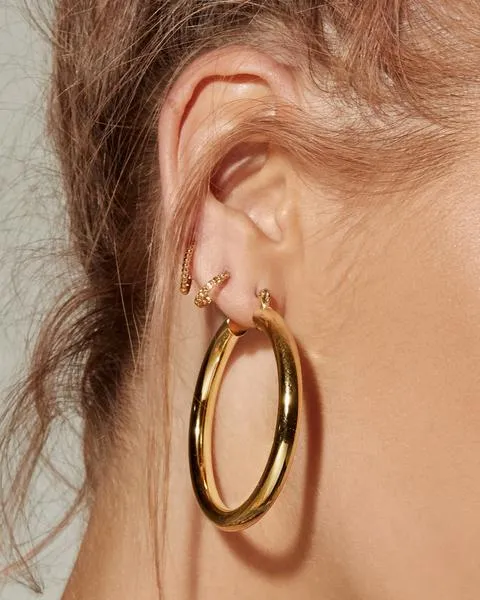 AMALFI TUBE HOOPS GOLD