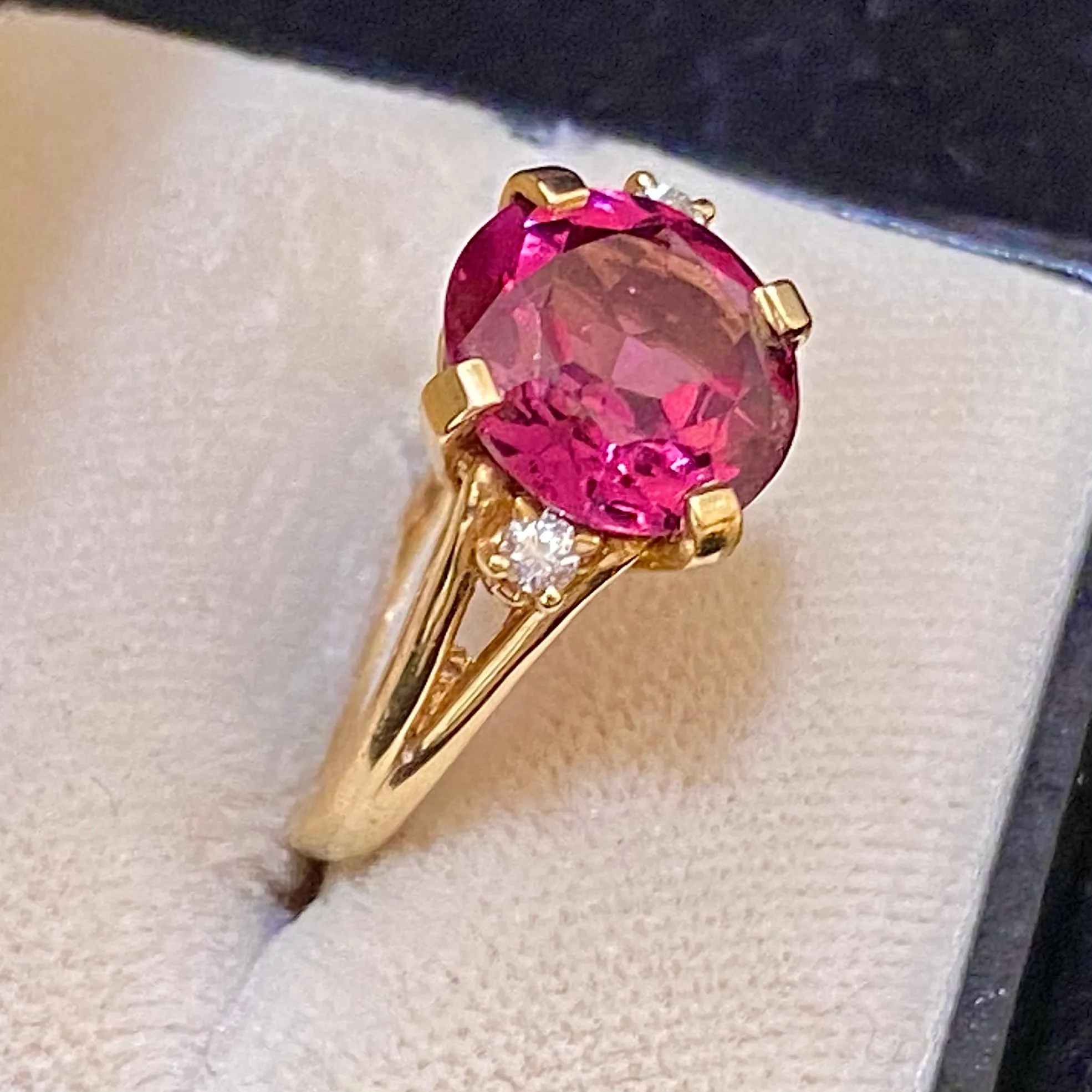 Amazing Designer Solid Yellow Gold Pink Sapphire & Diamond Ring - $6K Appraisal Value w/CoA}