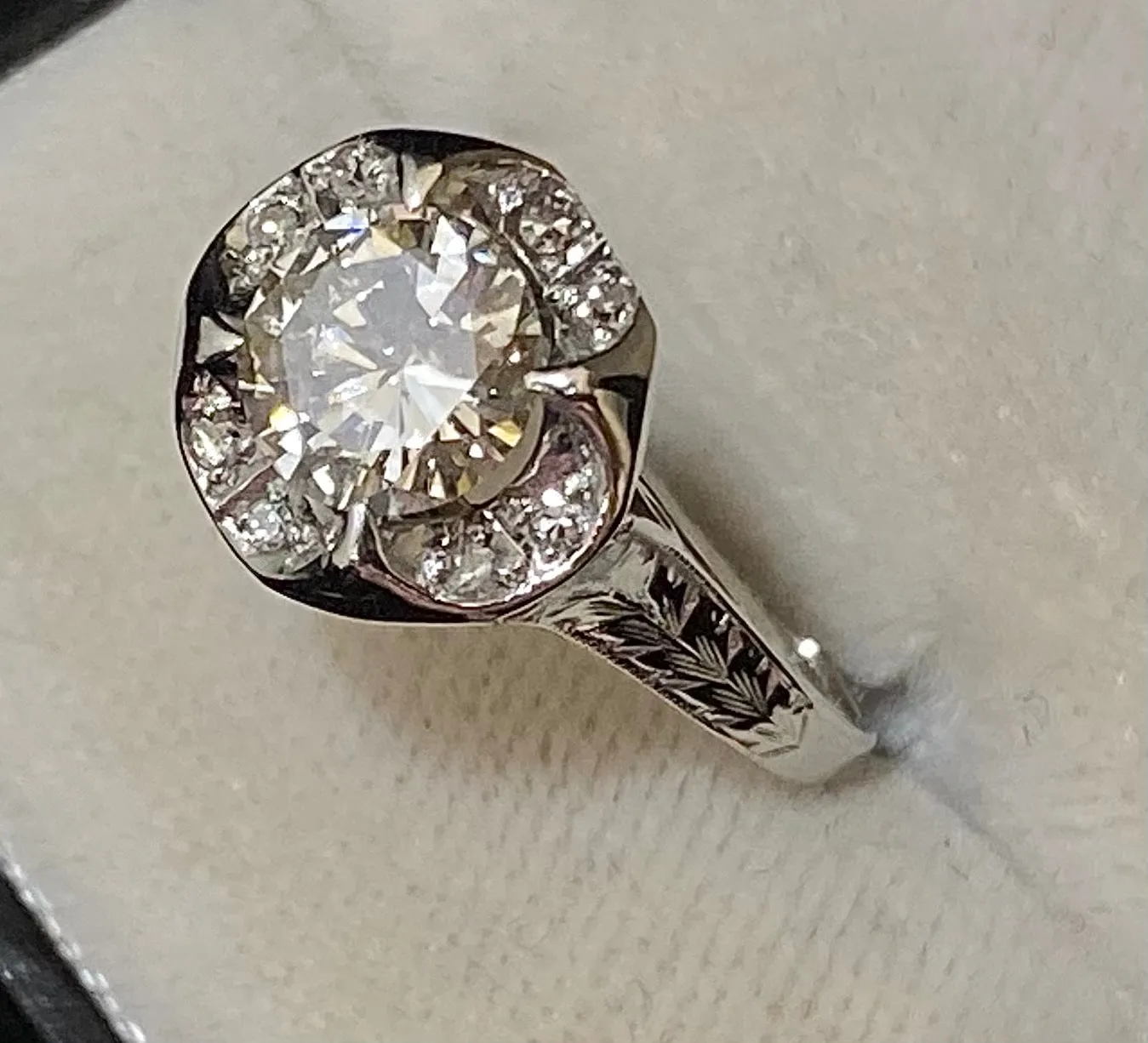 Amazing Filigree Design Platinum Diamond Halo Ring - $40K Appraisal Value w/ CoA! }