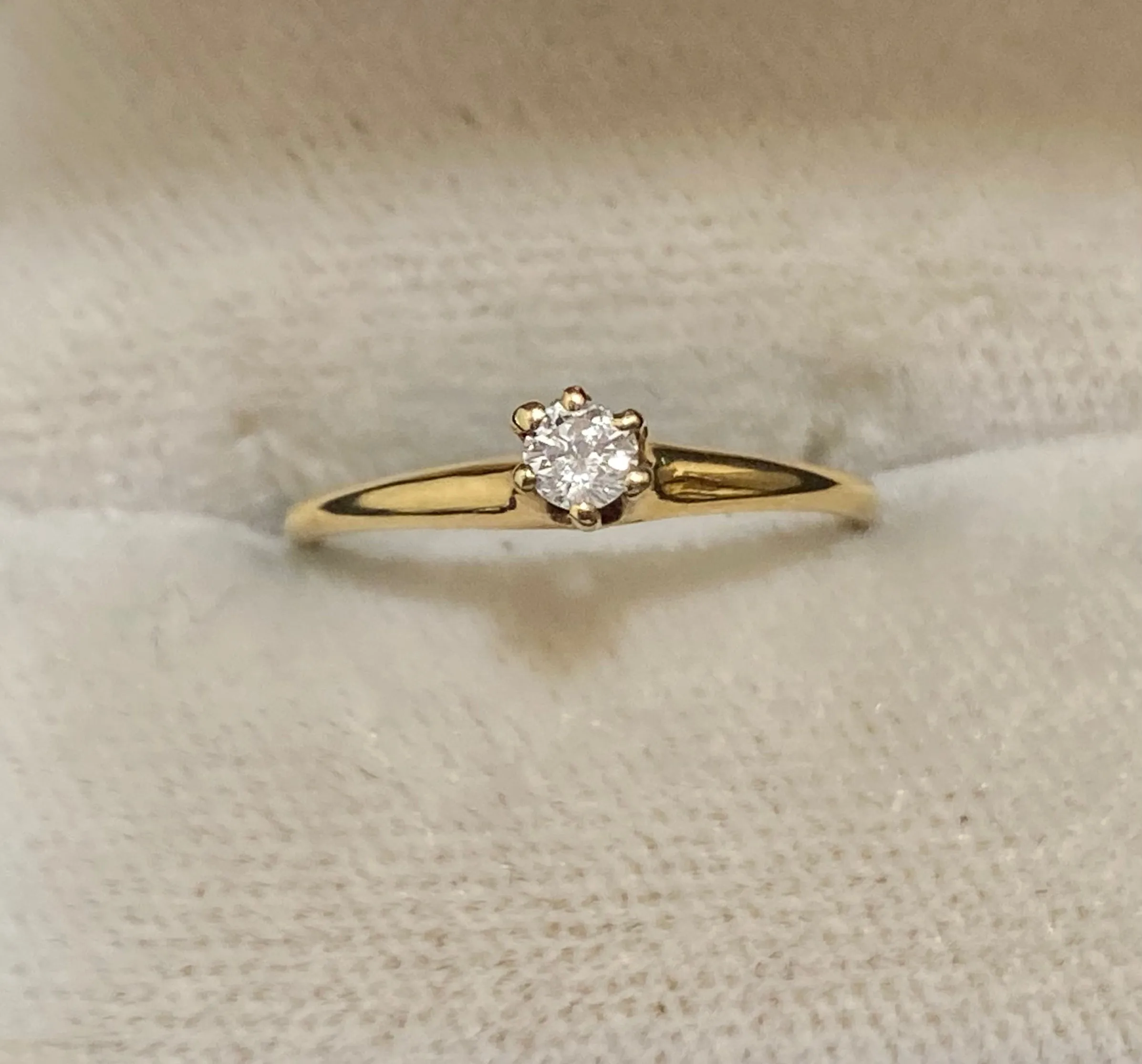 Antique Designer Solid Yellow Gold Diamond Solitaire Ring - $3K Appraisal Value w/CoA}