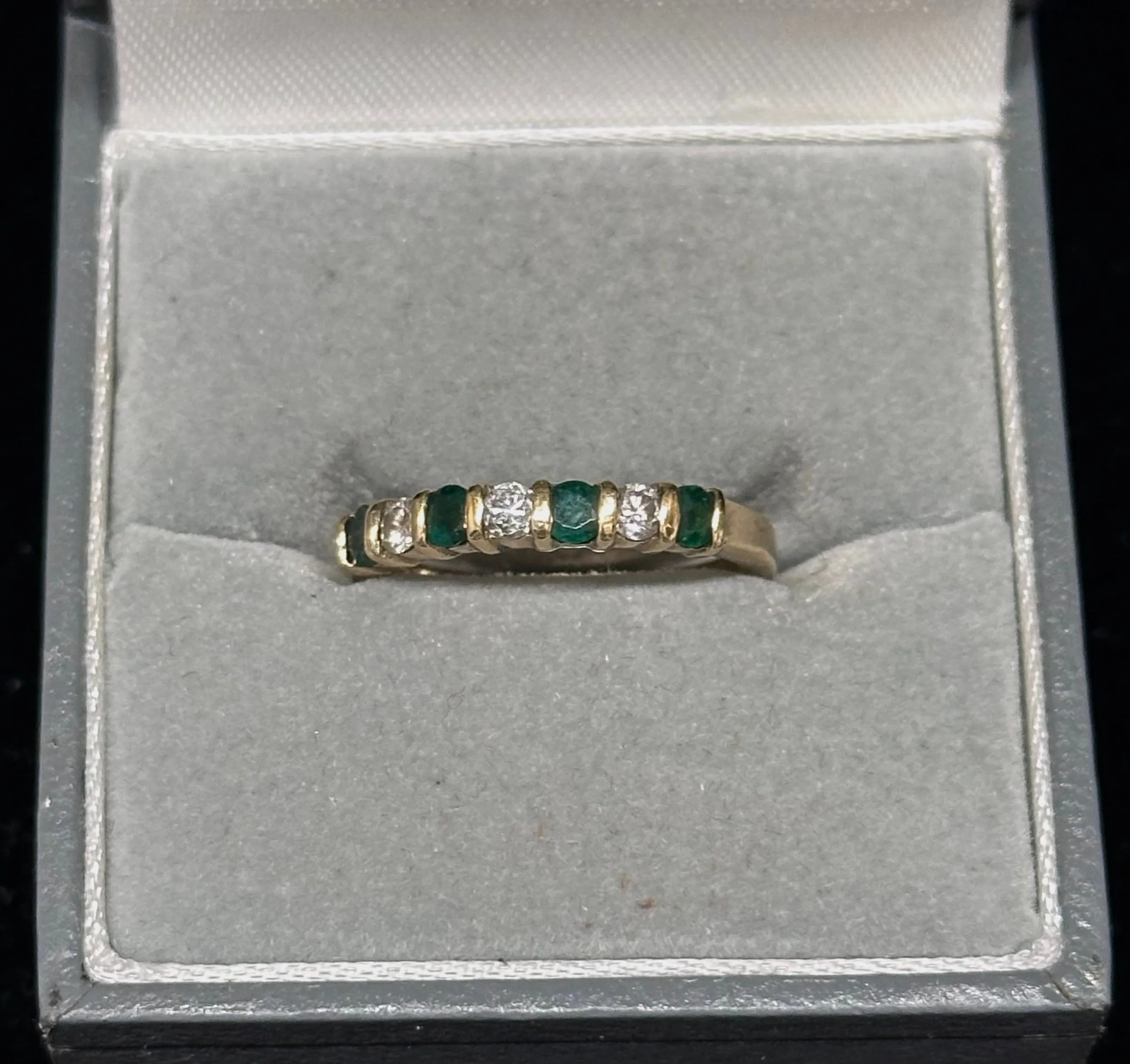 ANTIQUE LADIES EMERALD& DIAMOND YELLOW GOLD RING- $8k APR w/ CoA!!!!!!!!!!!!!!!!