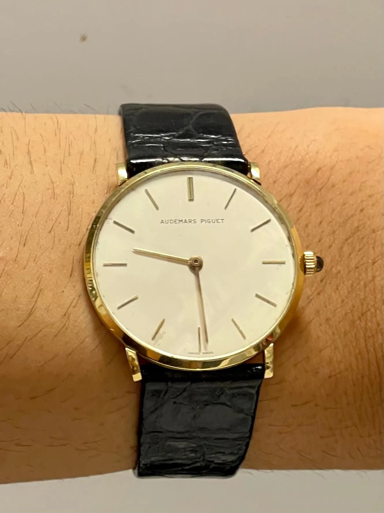 AUDEMARS PIGUET Mechanical 18K Yellow Gold Men's Wristwatch - $30K APR w/ COA!!!