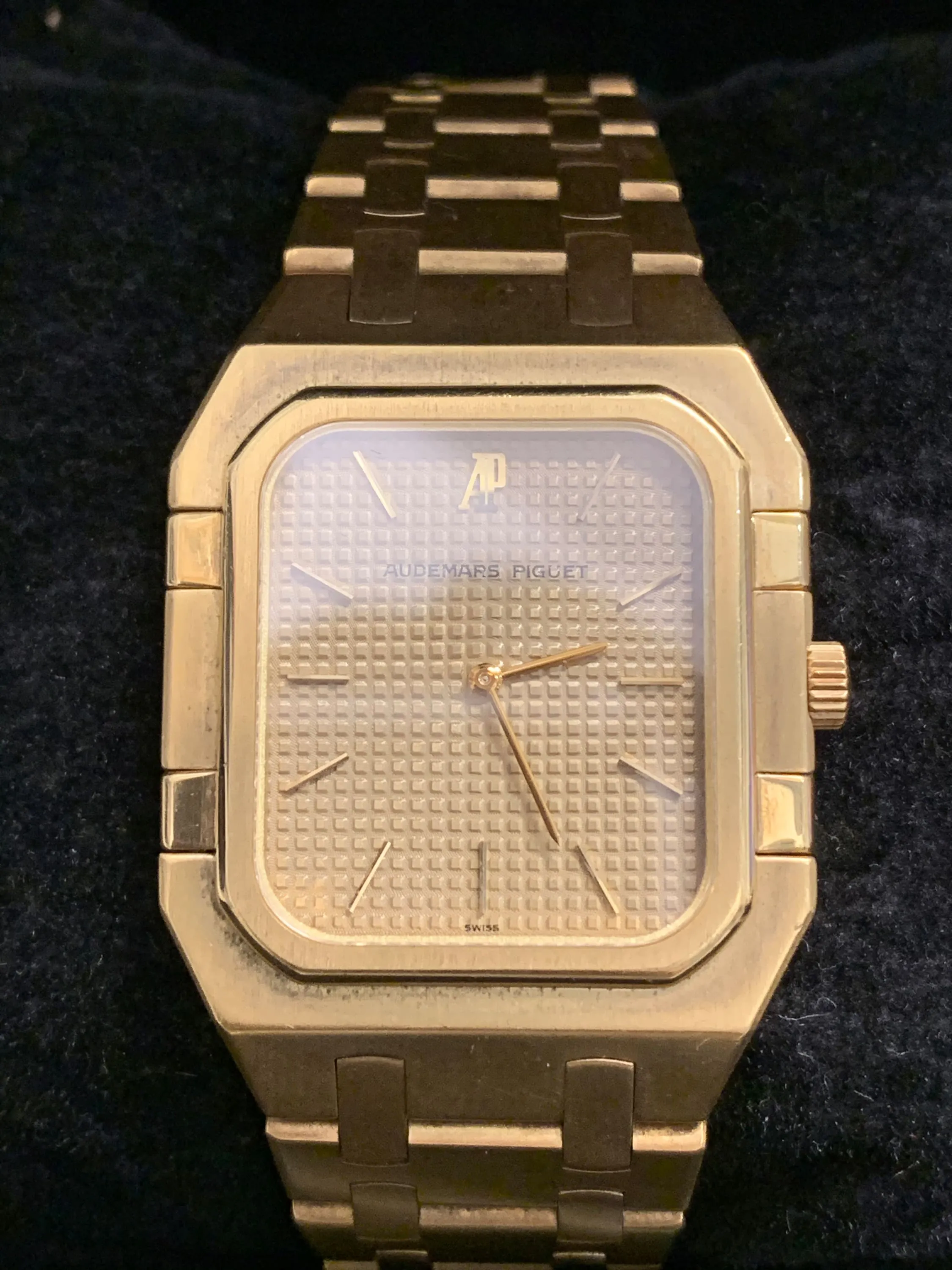 AUDEMARS PIGUET Royal Oak 18K Yellow Gold Wristwatch - $80K APR Value w/ CoA!