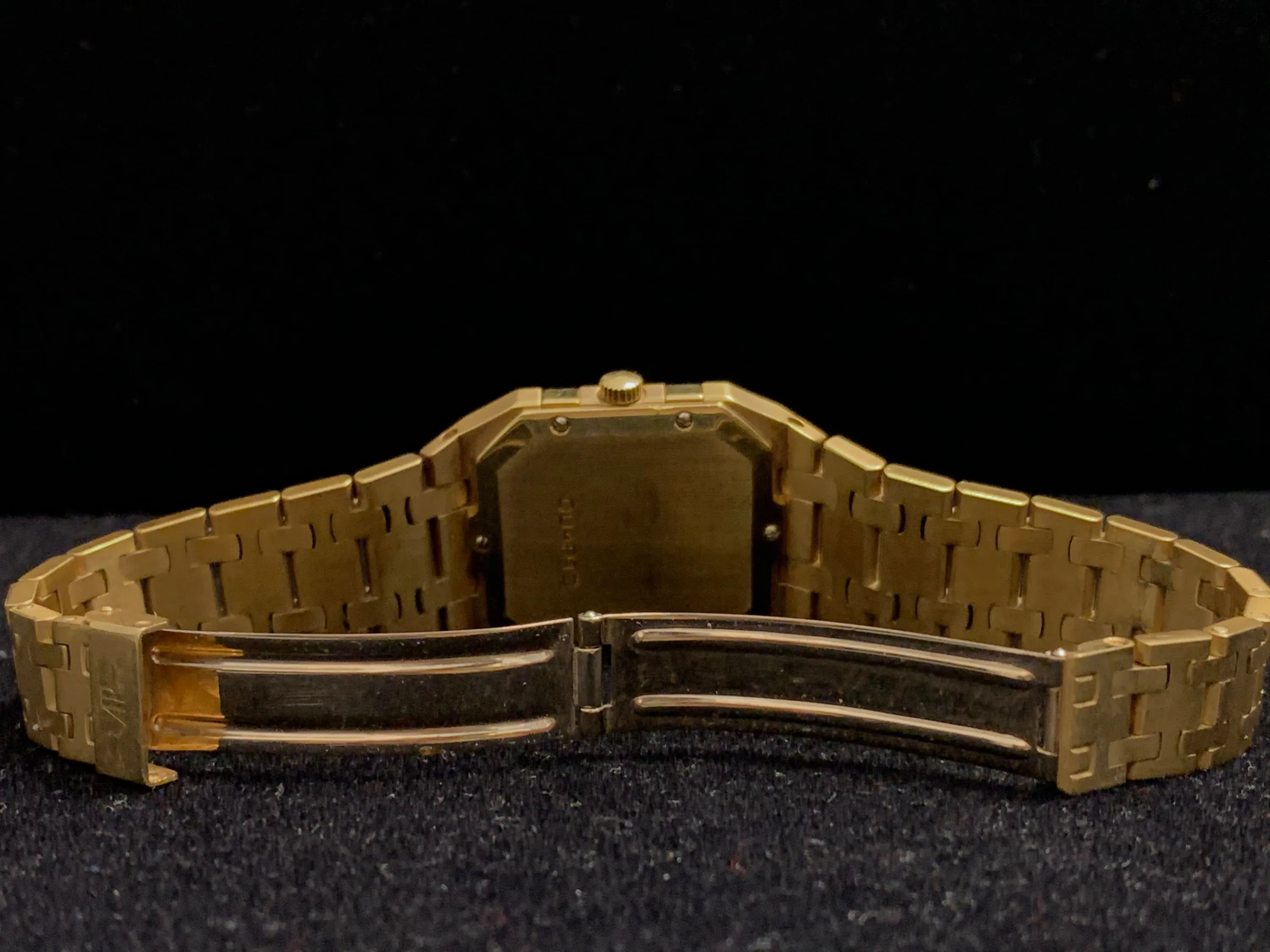 AUDEMARS PIGUET Royal Oak 18K Yellow Gold Wristwatch - $80K APR Value w/ CoA!