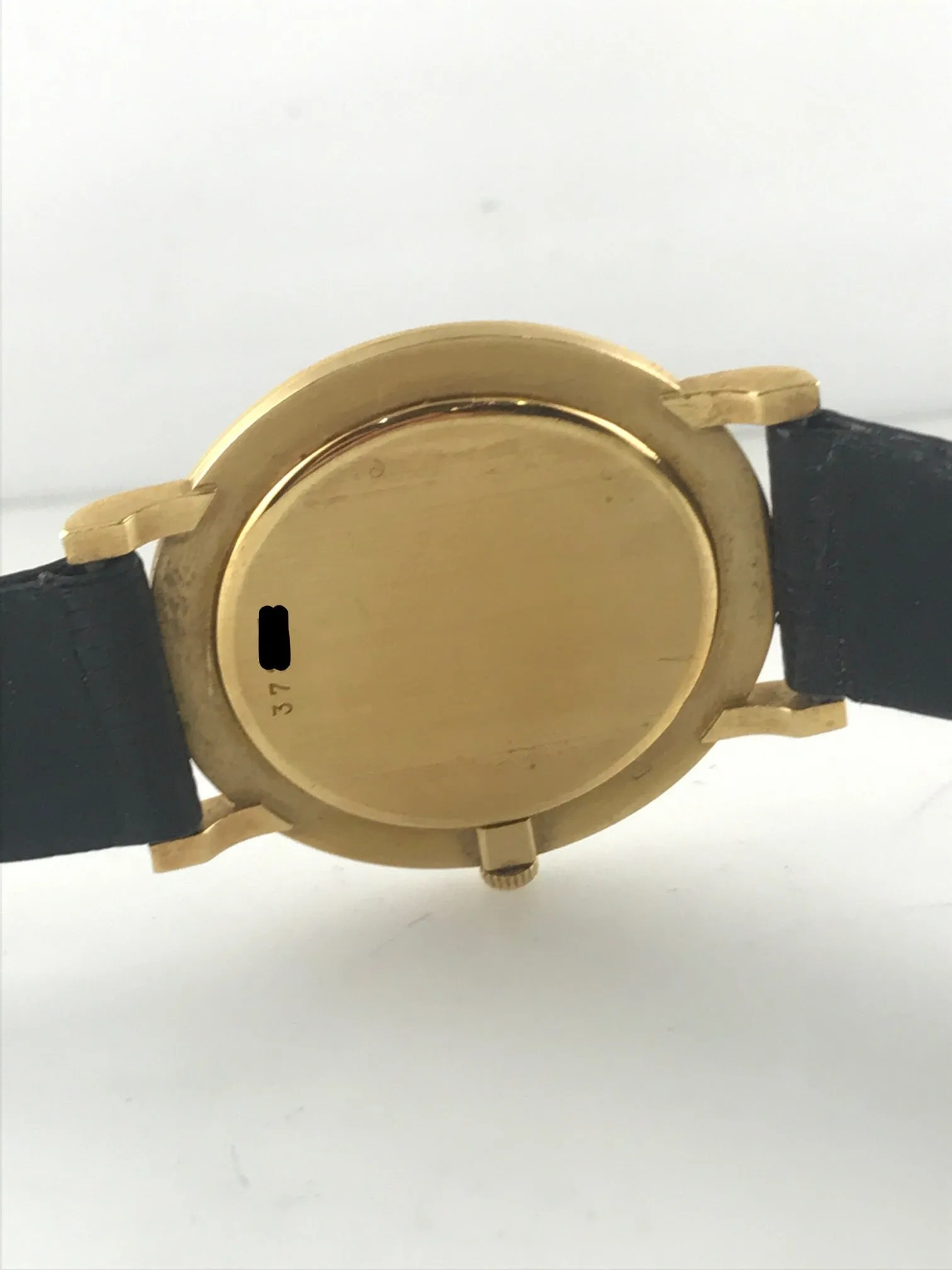 AUDEMARS PIGUET Ultra-Thin Men's 18K Yellow Gold Wristwatch on Original Strap - $40K VALUE