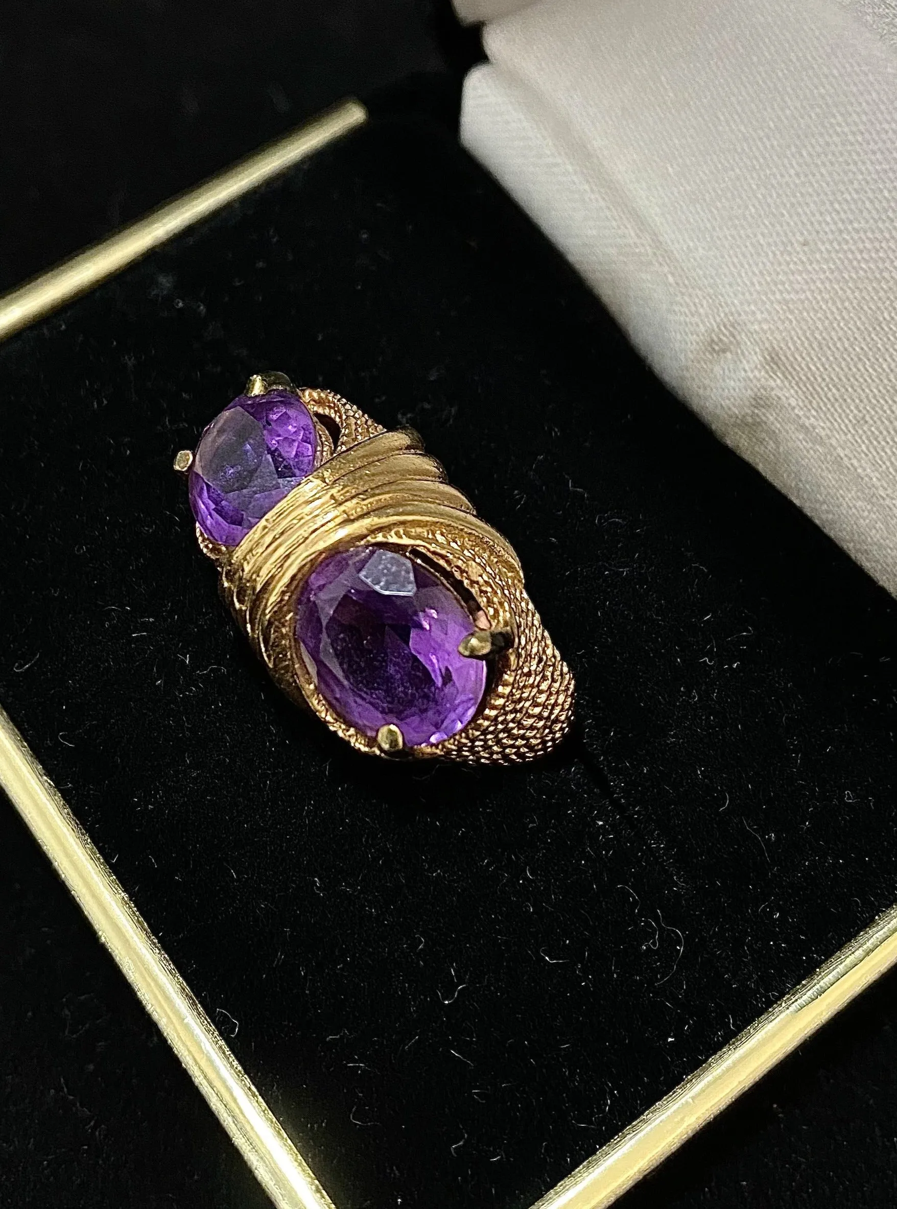 BEAUTIFUL 1940's Antique Design Solid Yellow Gold Amethyst Ring - $8K Appraisal Value w/ CoA!
