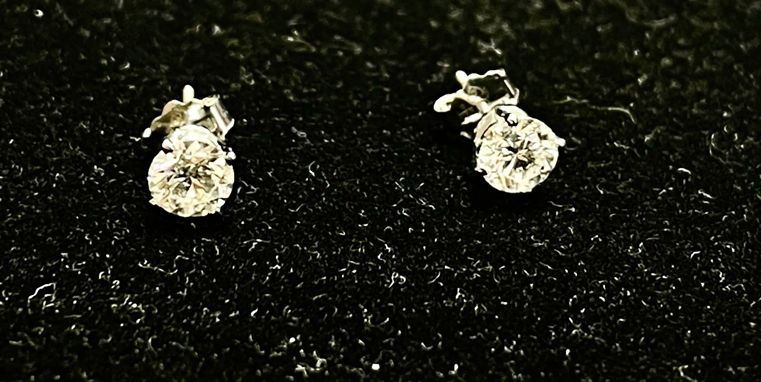 Beautiful Designer Solid White Gold 0.60 ct Diamond Stud Earring- $13K APR w/CoA