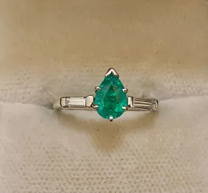 Beautiful Designer Solid White Gold Emerald & Diamond Ring - $15K Appraisal Value w/CoA}