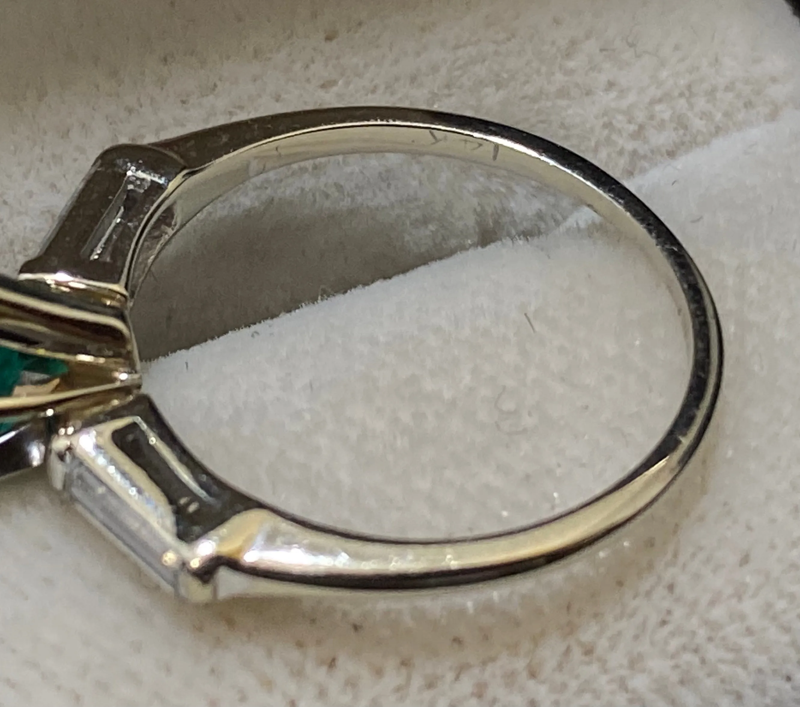 Beautiful Designer Solid White Gold Emerald & Diamond Ring - $15K Appraisal Value w/CoA}