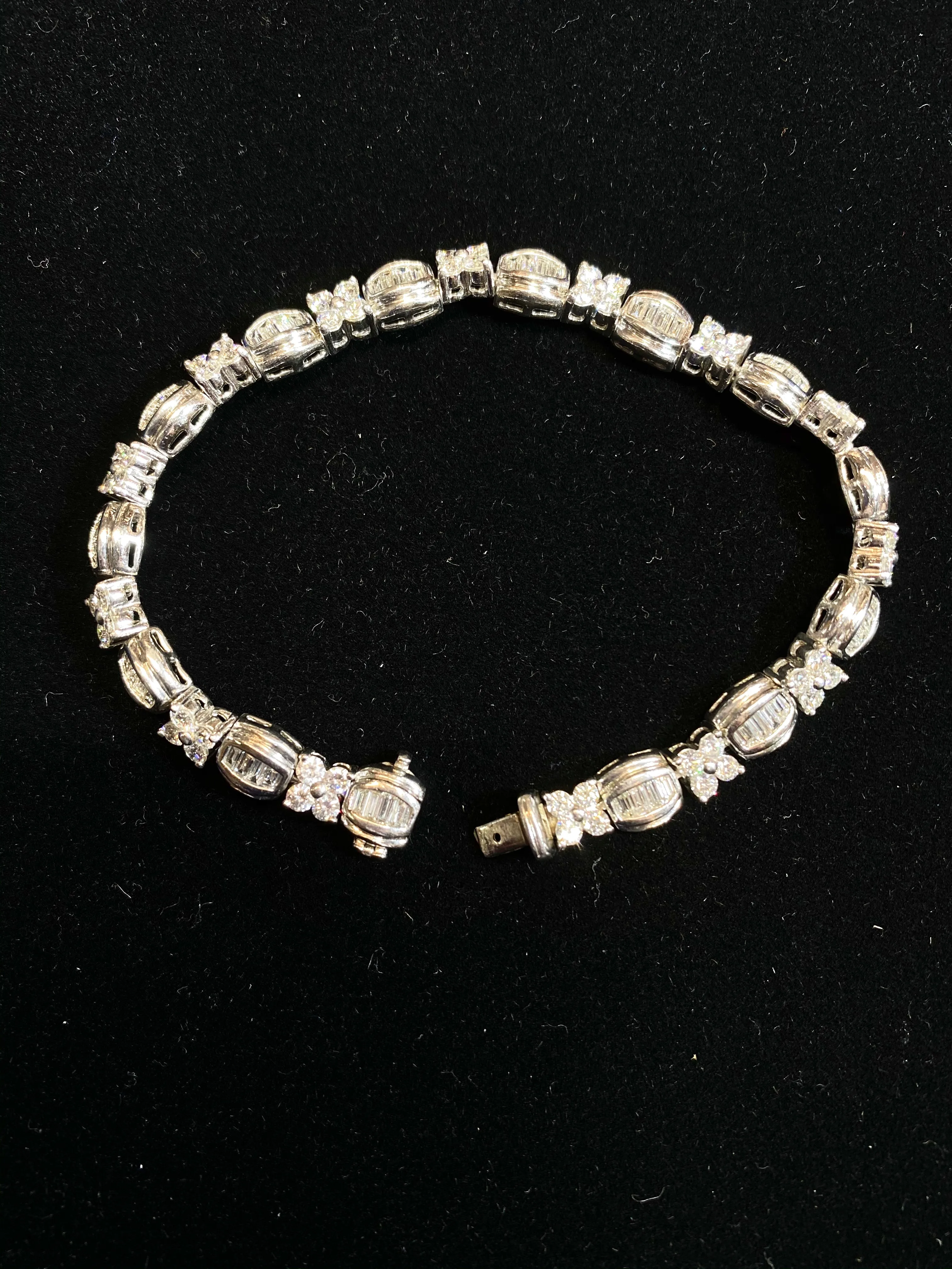 BEAUTIFUL Elegant Modern Designer Platinum Bracelet w/ 112 Diamonds - 7 Cts. - $60K VALUE