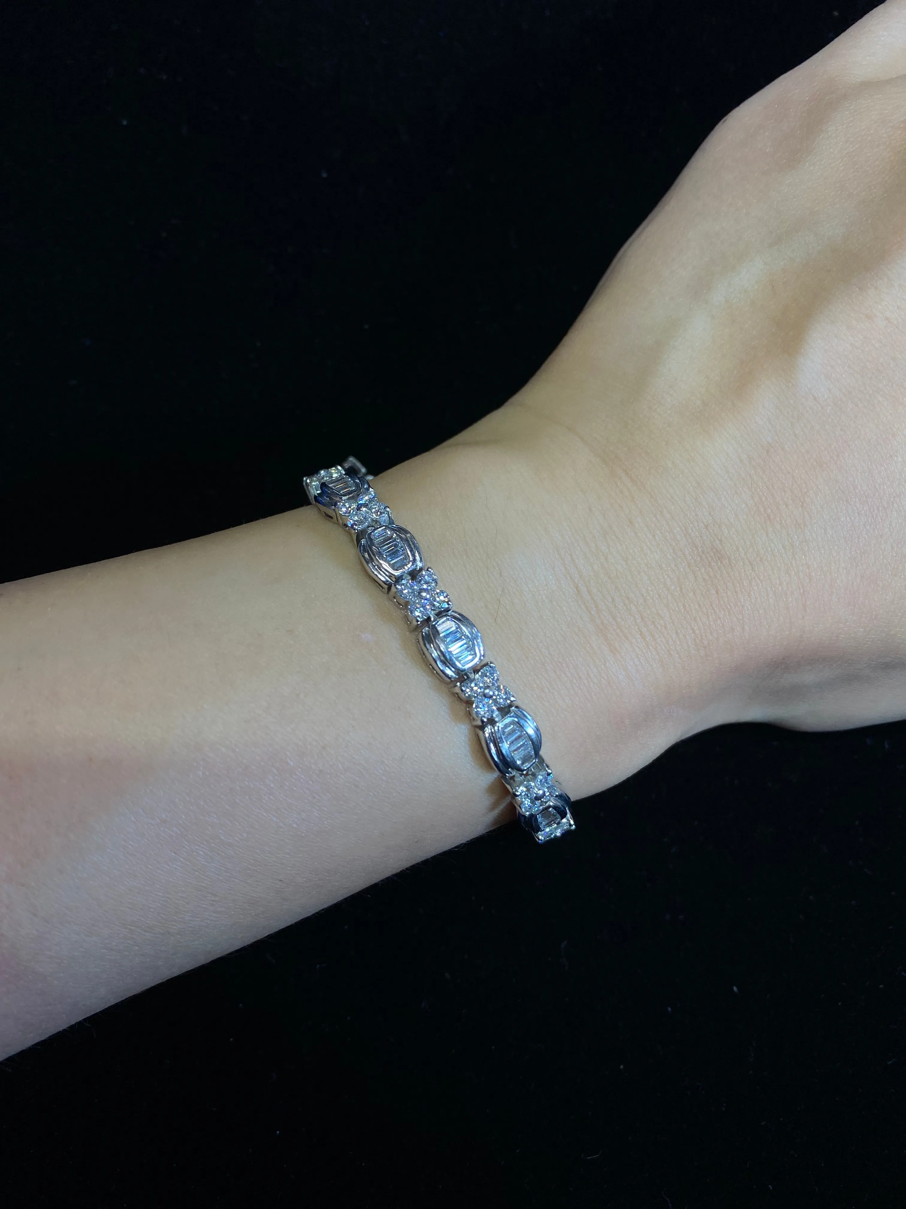BEAUTIFUL Elegant Modern Designer Platinum Bracelet w/ 112 Diamonds - 7 Cts. - $60K VALUE