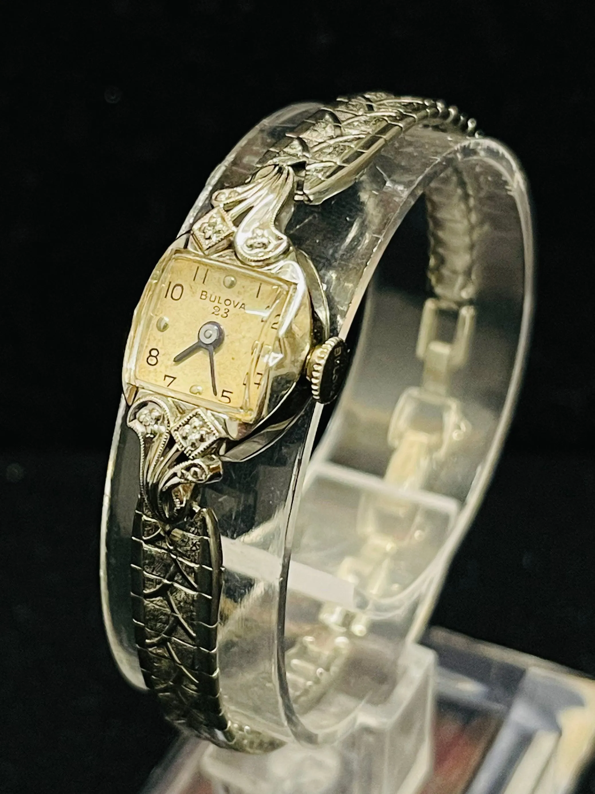 BULOVA 1940'S MECHANICAL LADIES SOLID GOLD & DIAMONDS WATCH - $5K APR w/ COA!