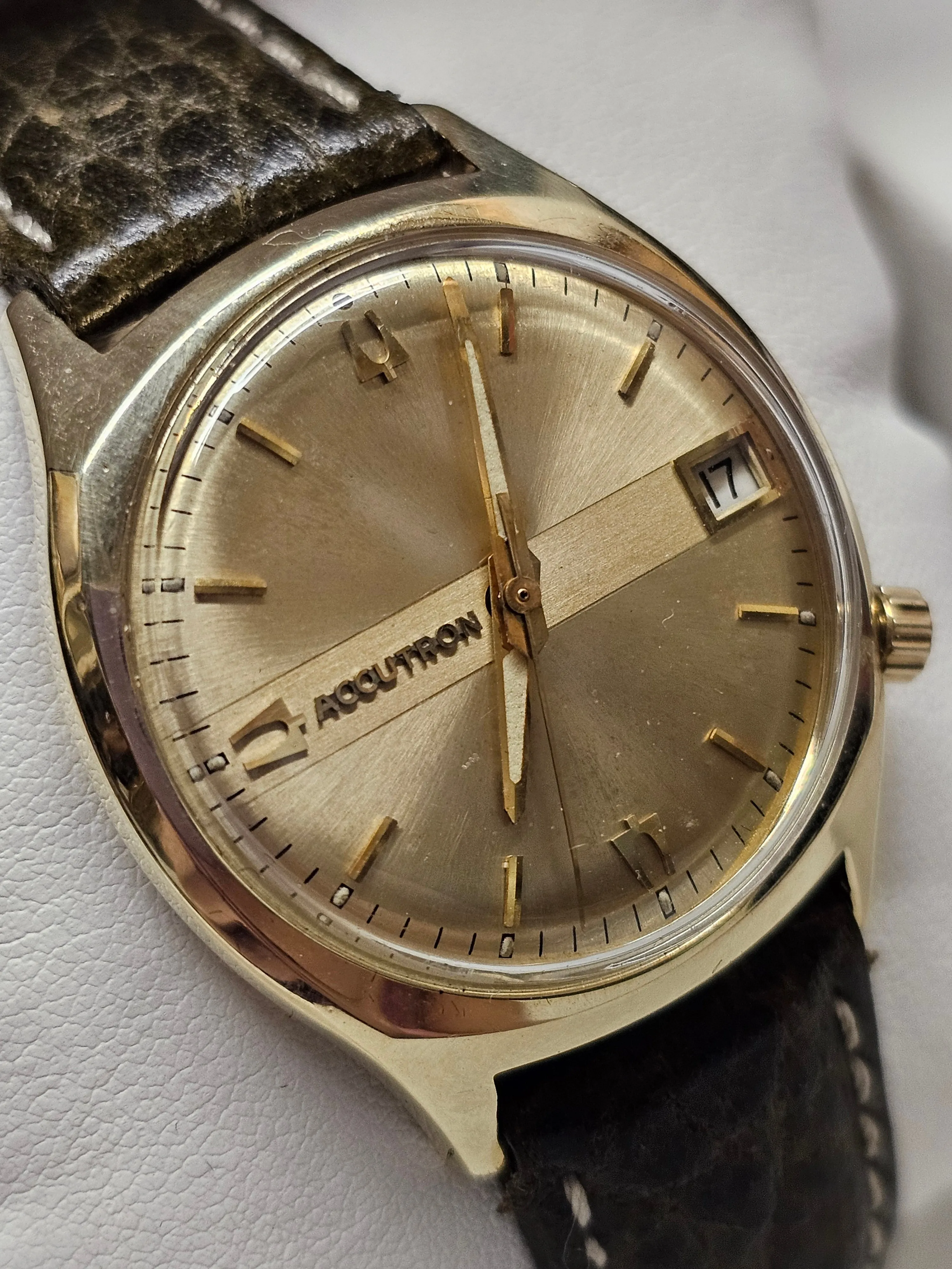 BULOVA Accutron, Solid YG, Date Feature Men's Electric Watch - $10K APR w/ COA!!