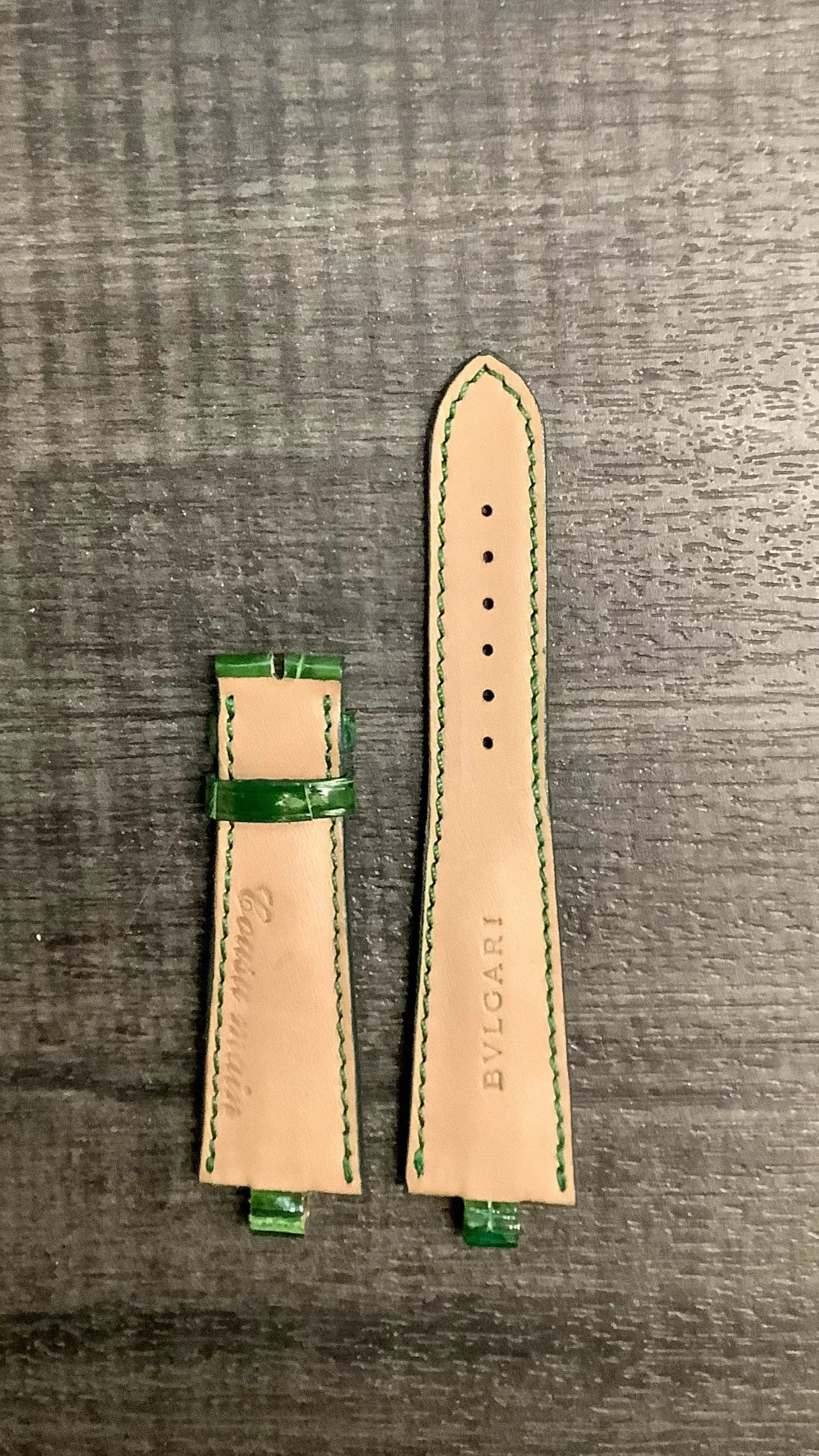 BVLGARI Diagono Green Padded Crocodile Leather Watch Strap - $800 APR VALUE w/ CoA! ✓