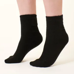 Crush Cashmere, Sustainable Cashmere crew socks in black