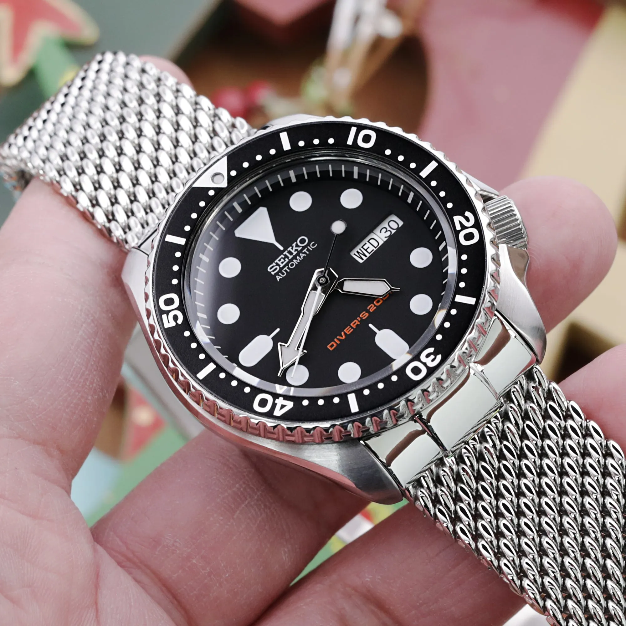 Curved End Massy Mesh Watch Band compatible with Seiko SKX007, V-Clasp, Polished