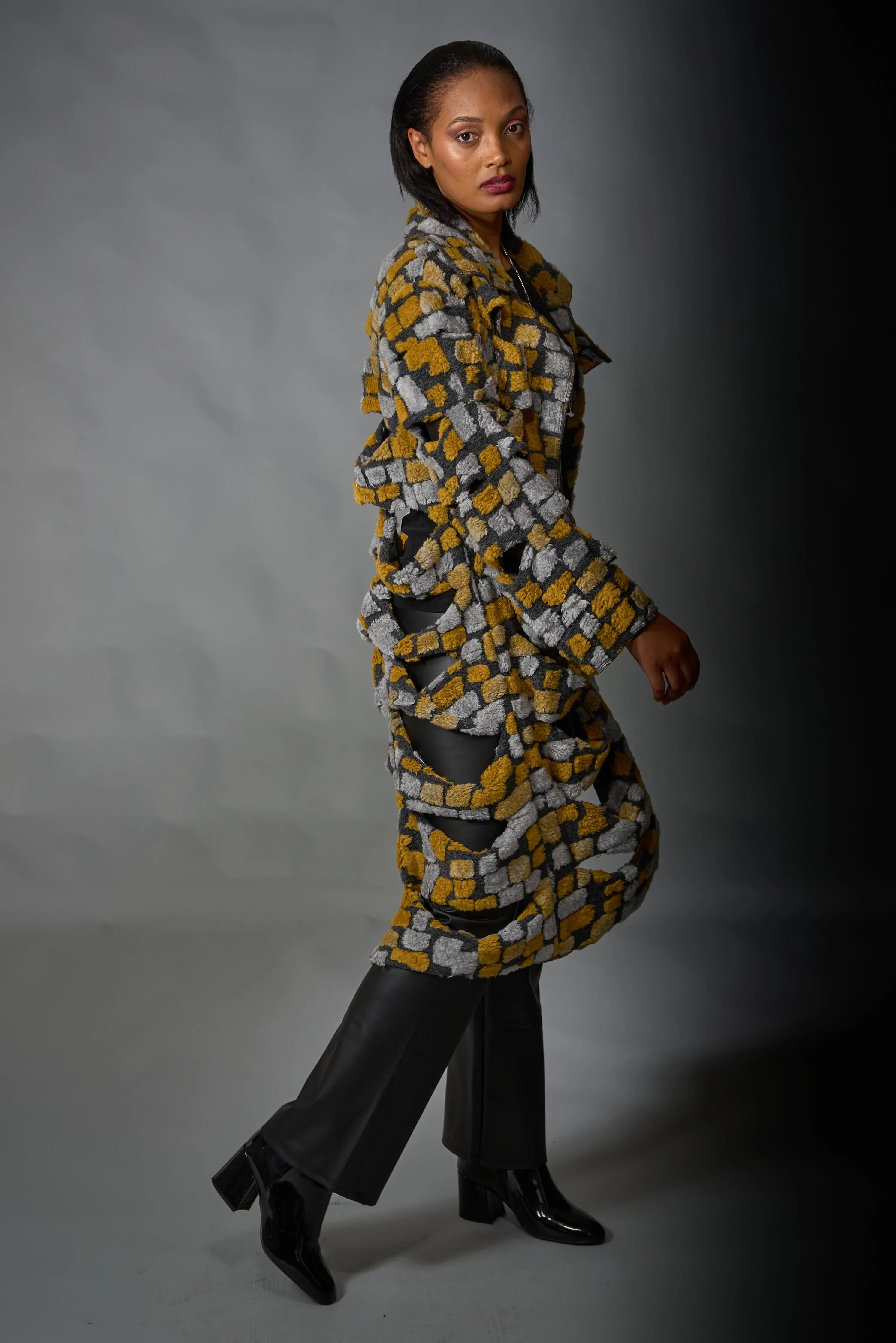 Kozan, Sherpa Fleece, Savannah Coat in Cobblestone print