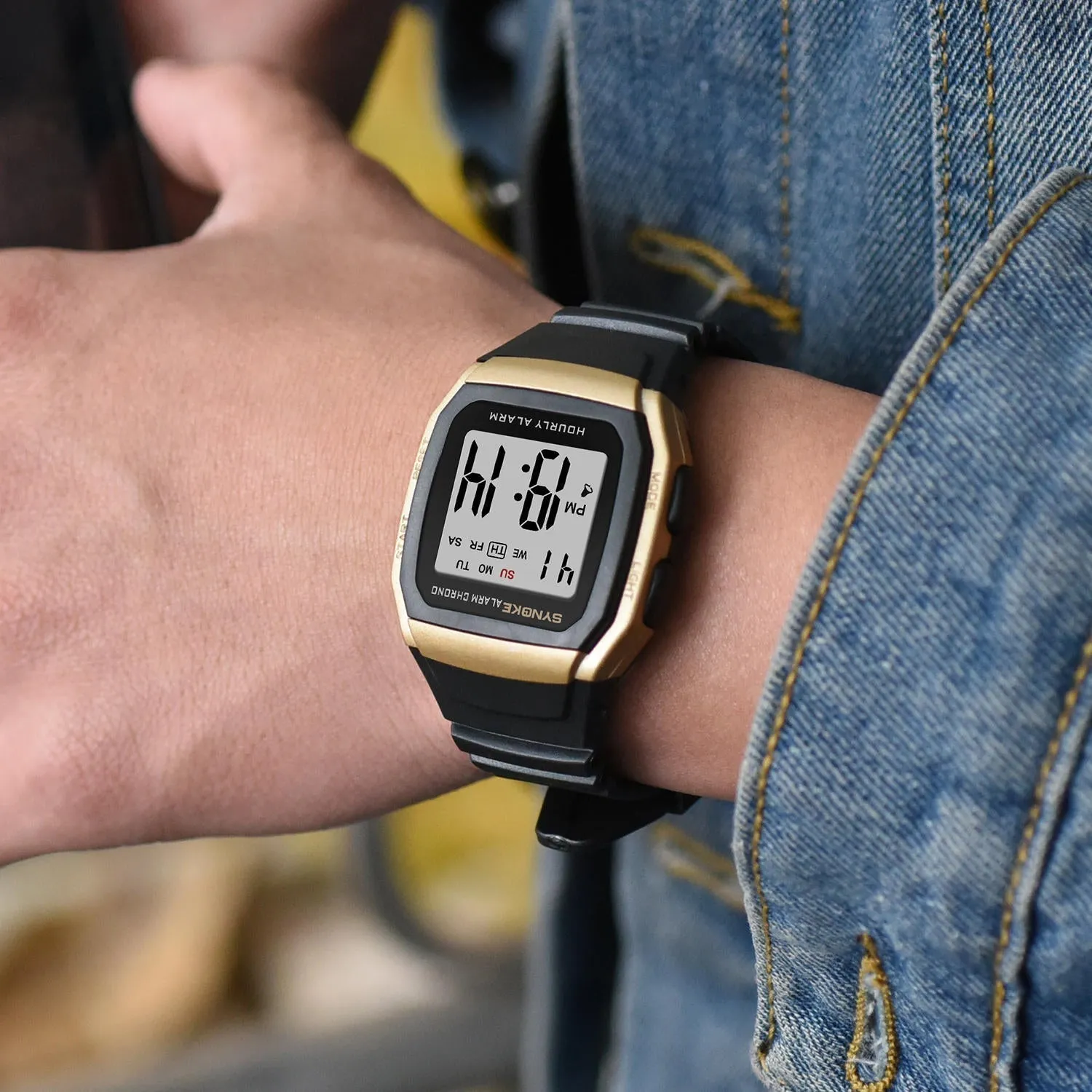 Lightweight Classic Luminous Waterproof LED Shock Sport Digital Watch