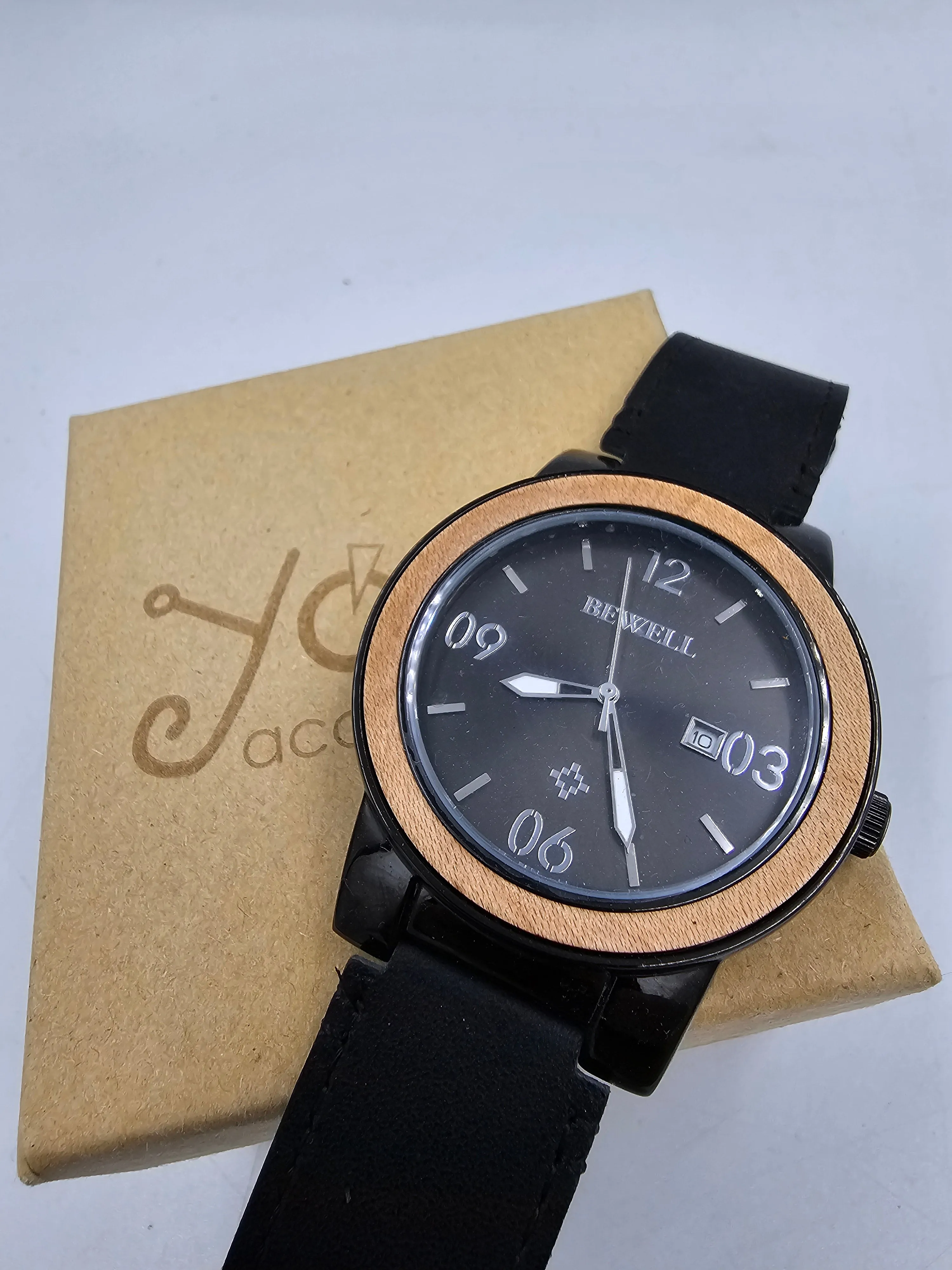 Men's maple case wooden watch with genuine leather strap