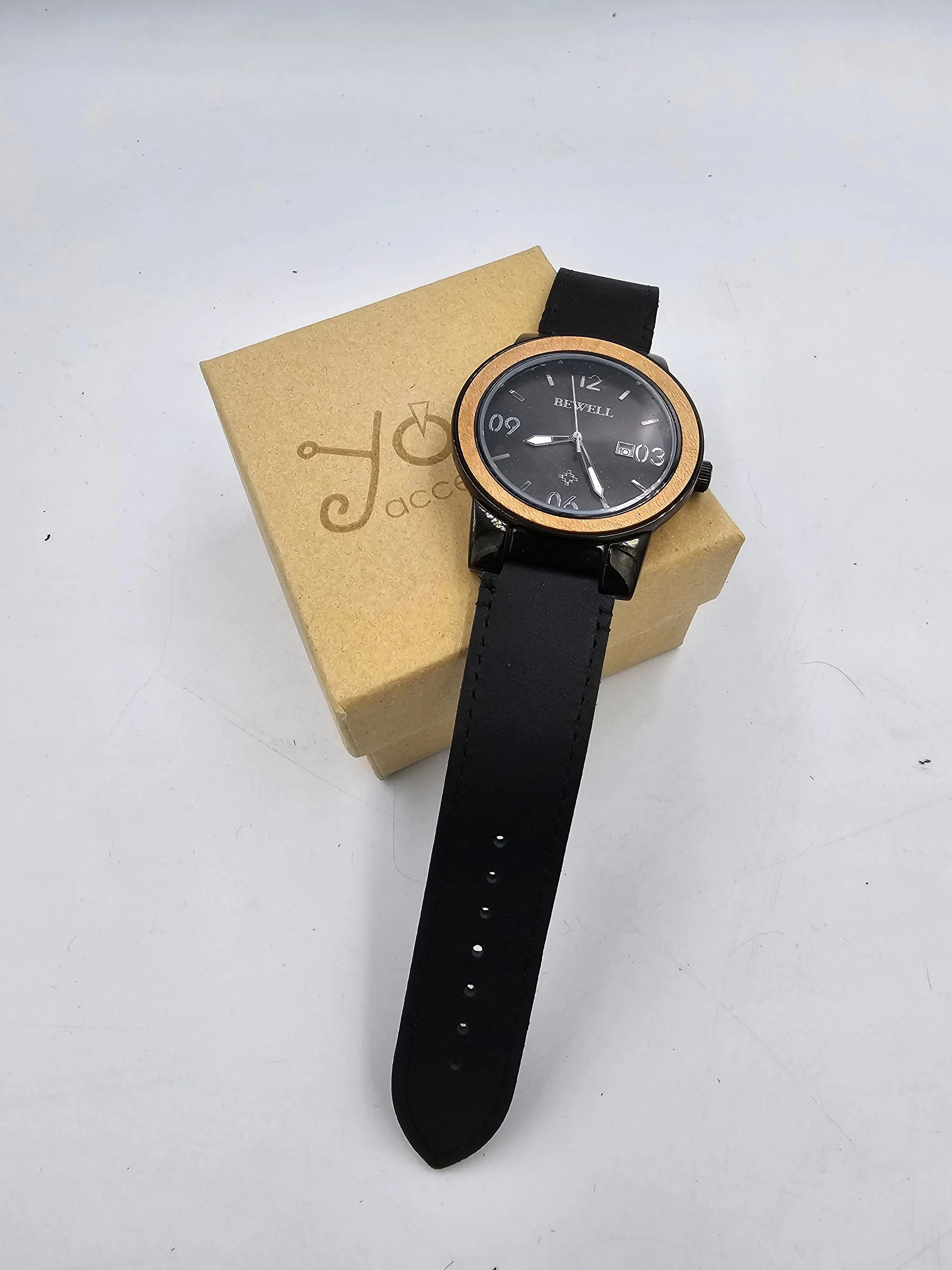 Men's maple case wooden watch with genuine leather strap