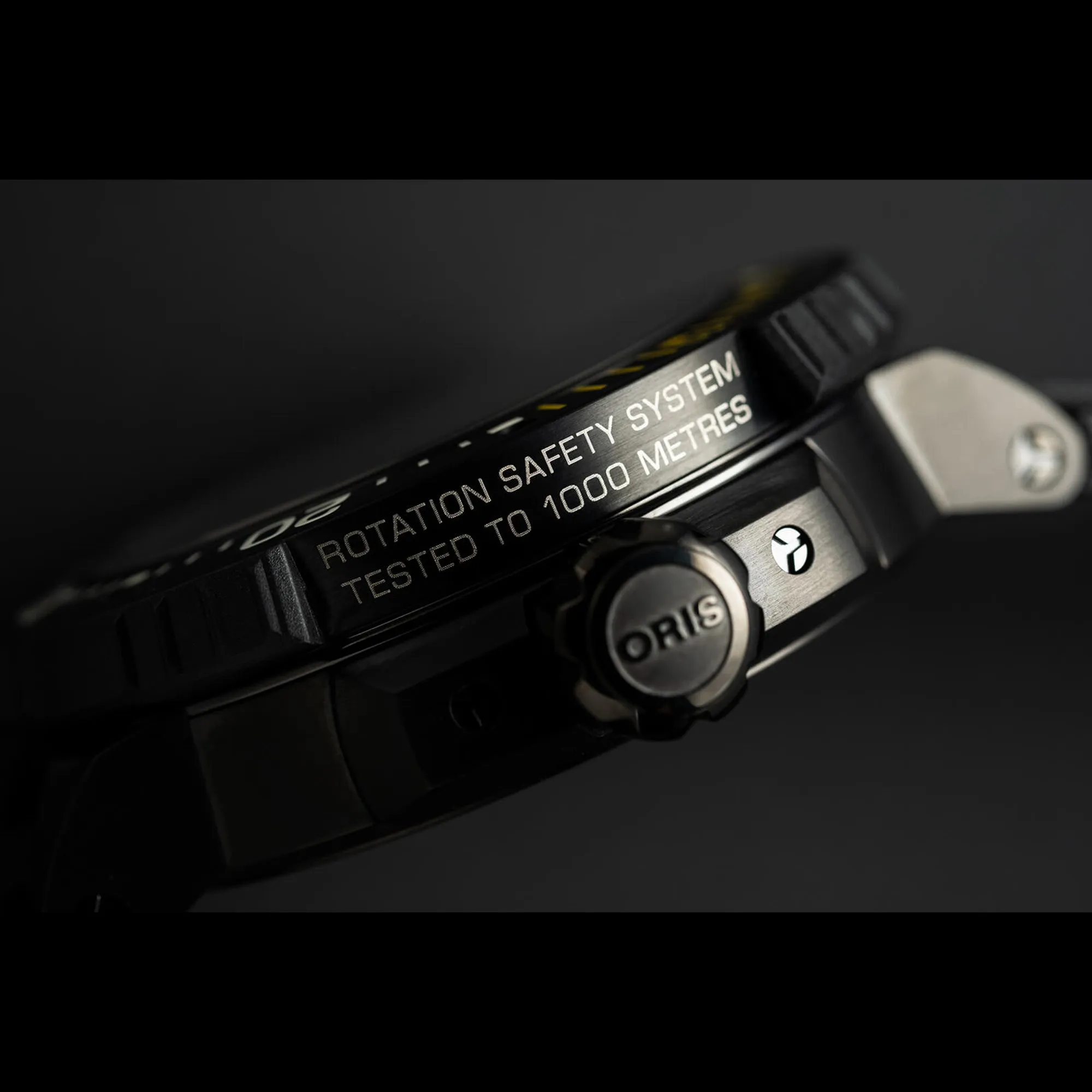 Oris - AquisPro Date Black Calibre 400